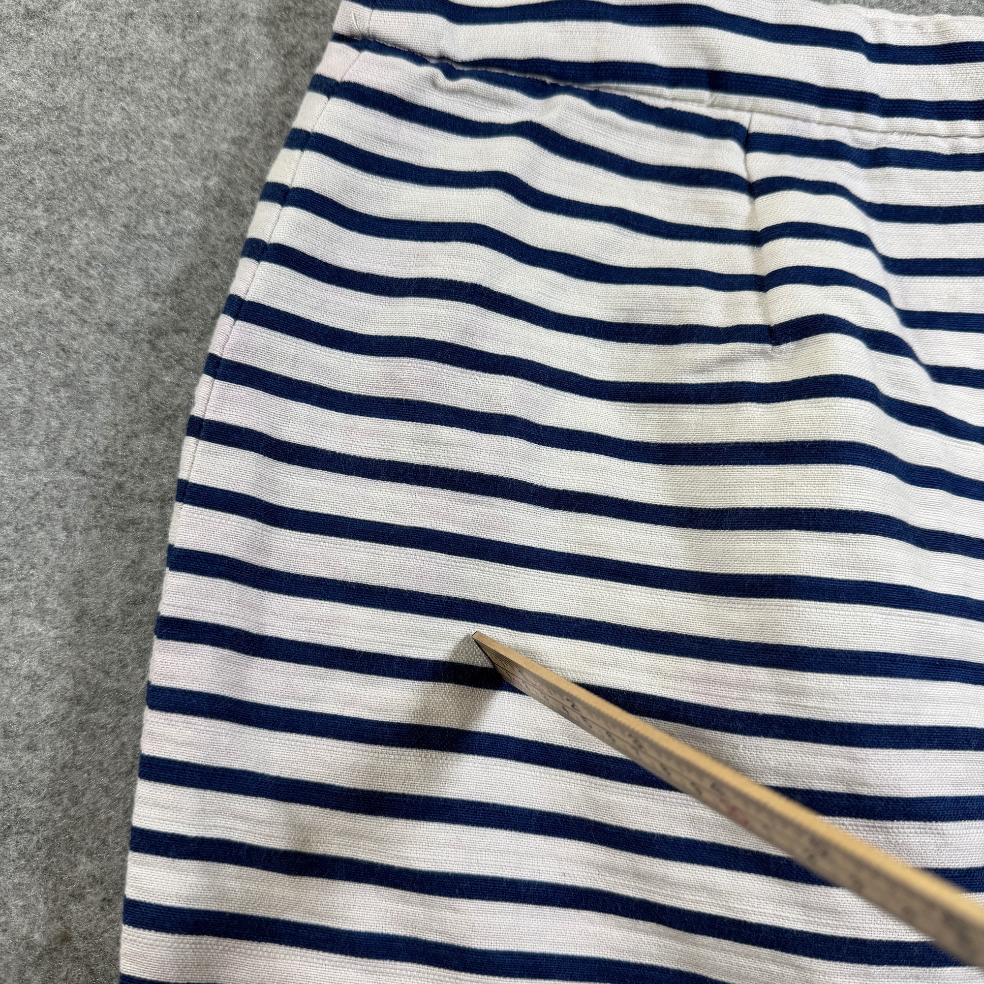J.Crew Pencil Skirt Womens 14 Navy White Striped Cotton Linen Back Zip Vent thumbnail 4