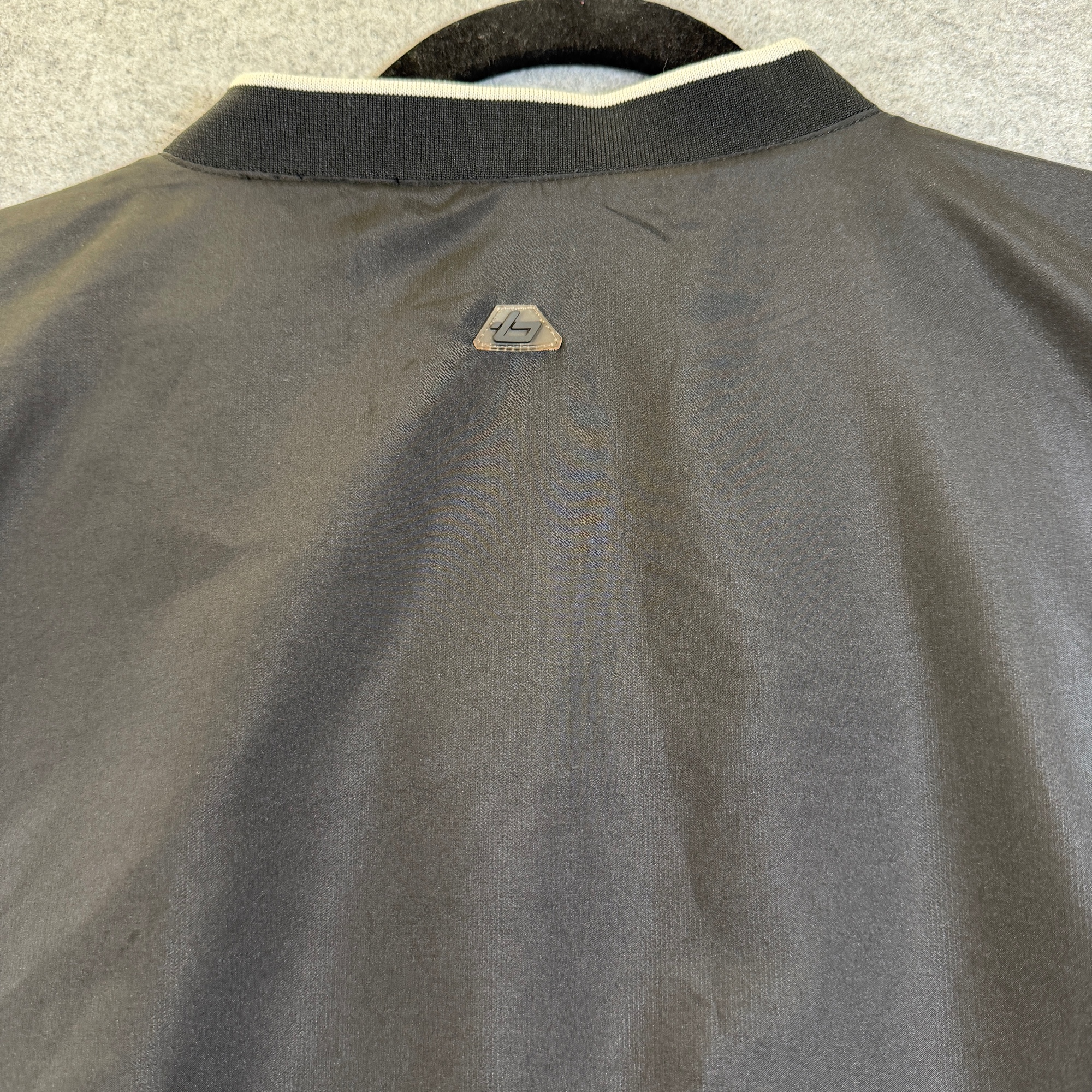 Bollé Golf Storm Windbreaker Mens XL Black Vintage Pullover V-Neck Elastic Cuffs thumbnail 3
