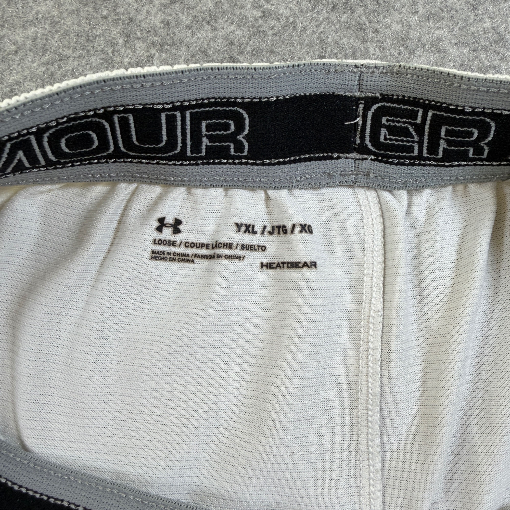 Under Armour HeatGear Shorts Mens S White Elastic Waistband Side Pockets Loose thumbnail 5