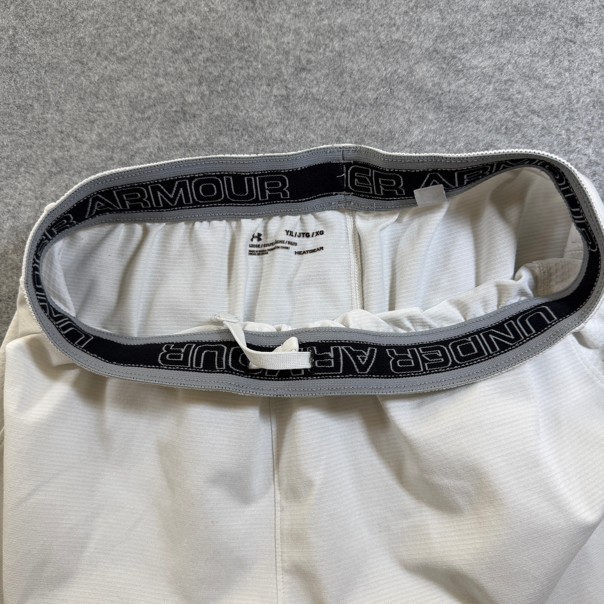 Under Armour HeatGear Shorts Mens S White Elastic Waistband Side Pockets Loose thumbnail 10