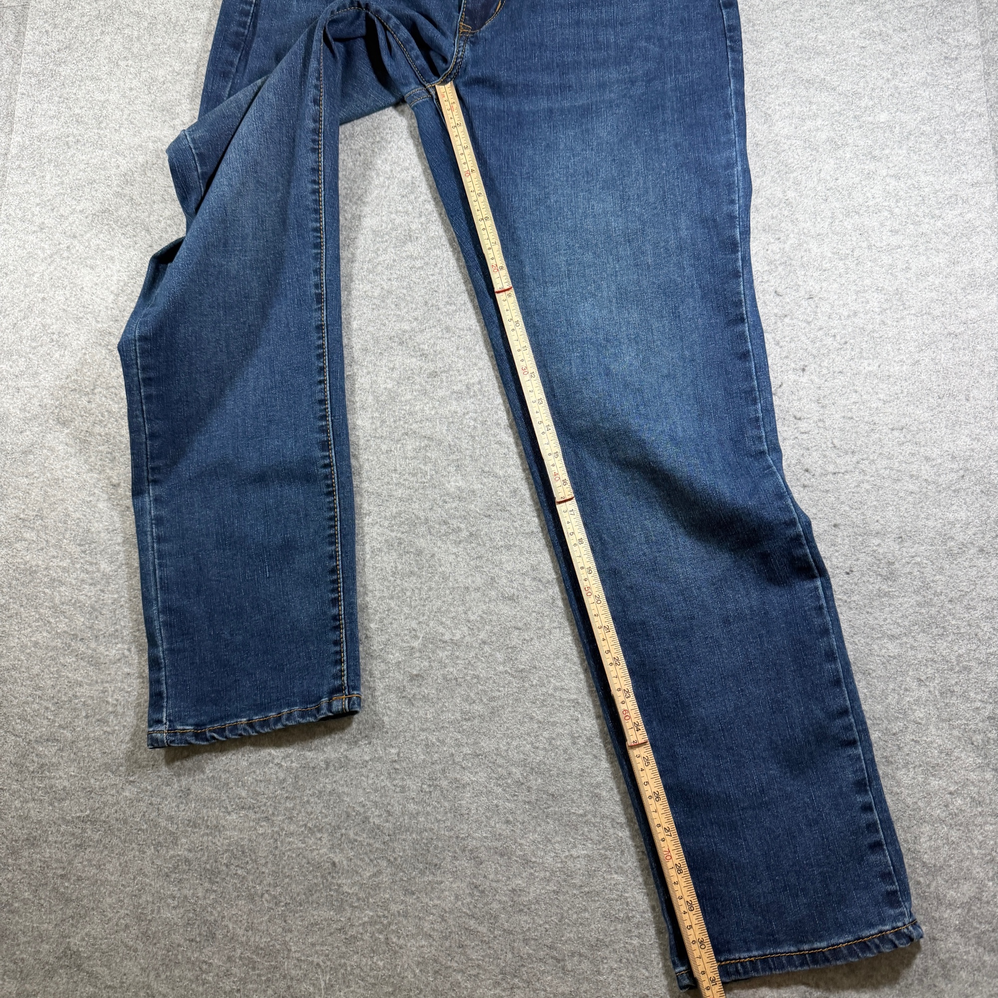 Kenneth Cole New York Jeans Mens 34x32 Blue Denim Athletic Fit Pocket Stretch thumbnail 7