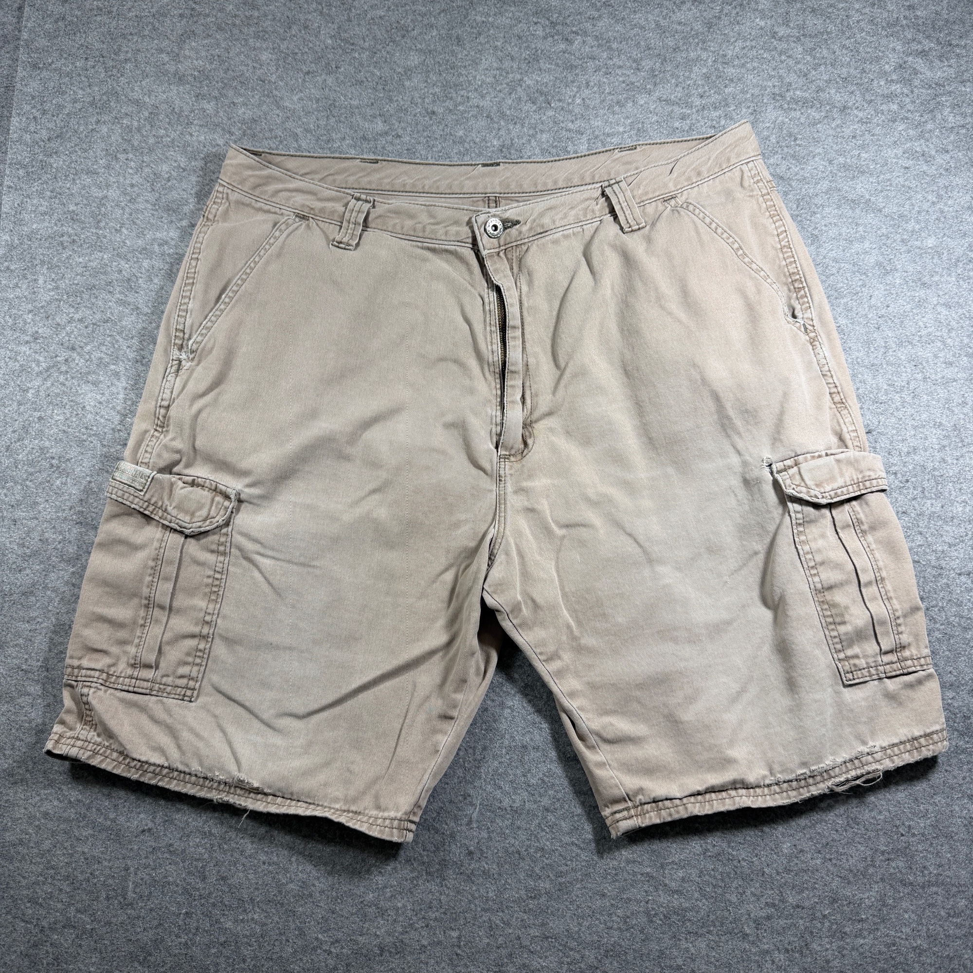 Wrangler Grunge Cargo Shorts Mens 38 Khaki Tan Cotton Utility Pockets Relaxed