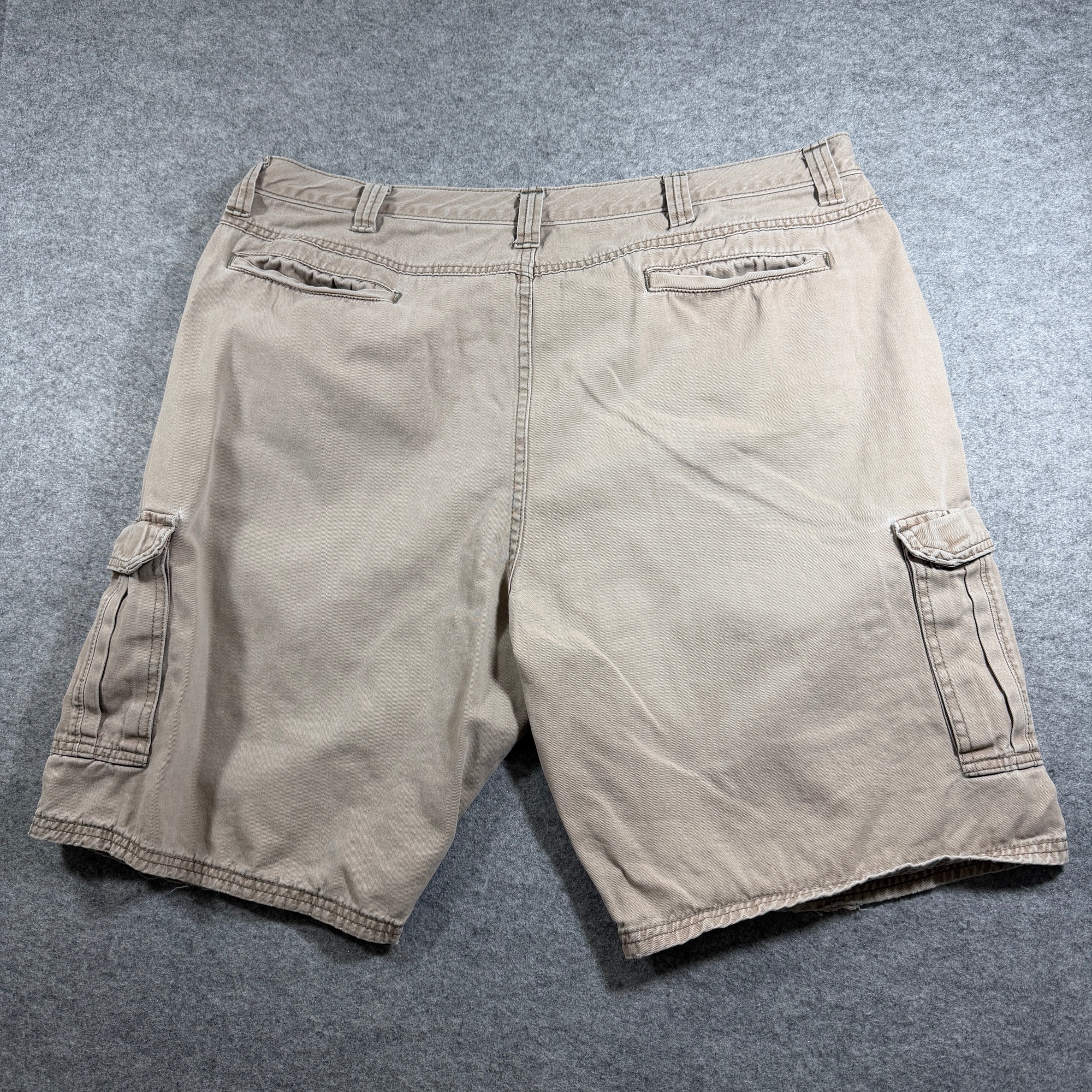 Wrangler Grunge Cargo Shorts Mens 38 Khaki Tan Cotton Utility Pockets Relaxed thumbnail 2