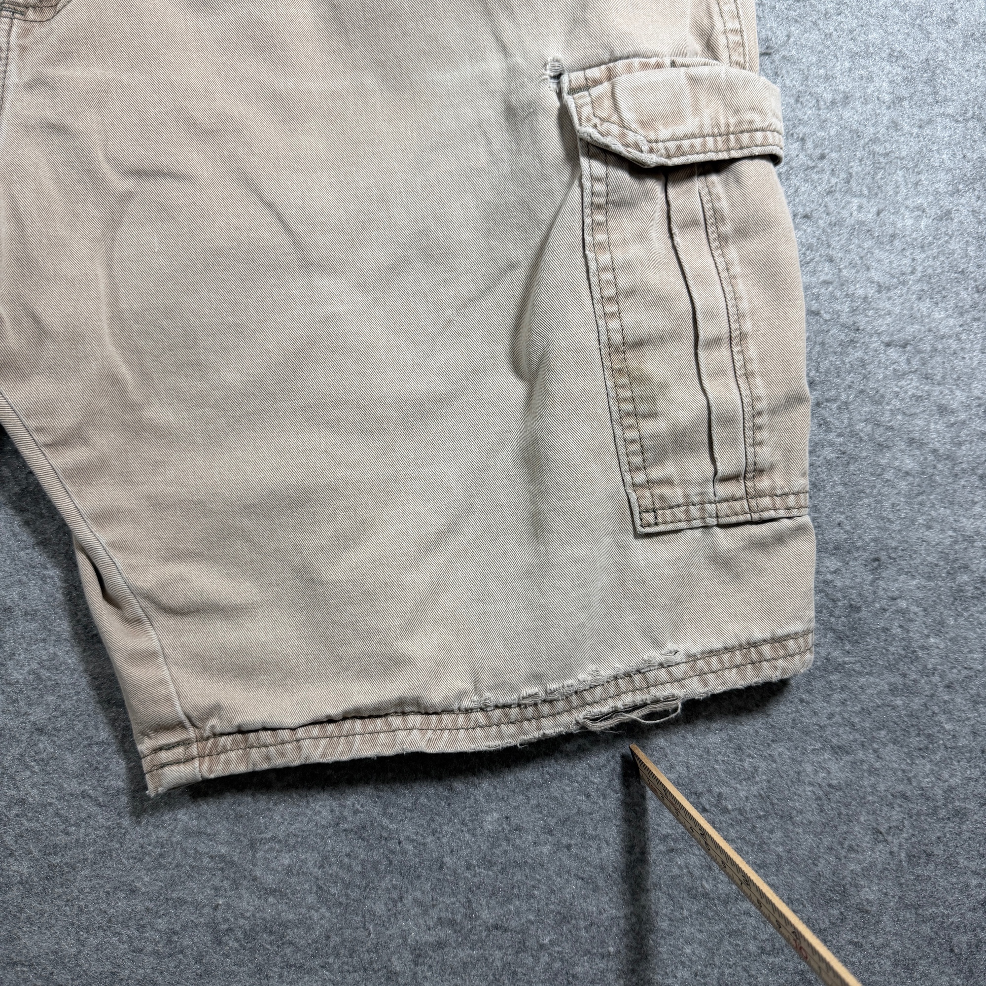 Wrangler Grunge Cargo Shorts Mens 38 Khaki Tan Cotton Utility Pockets Relaxed thumbnail 7