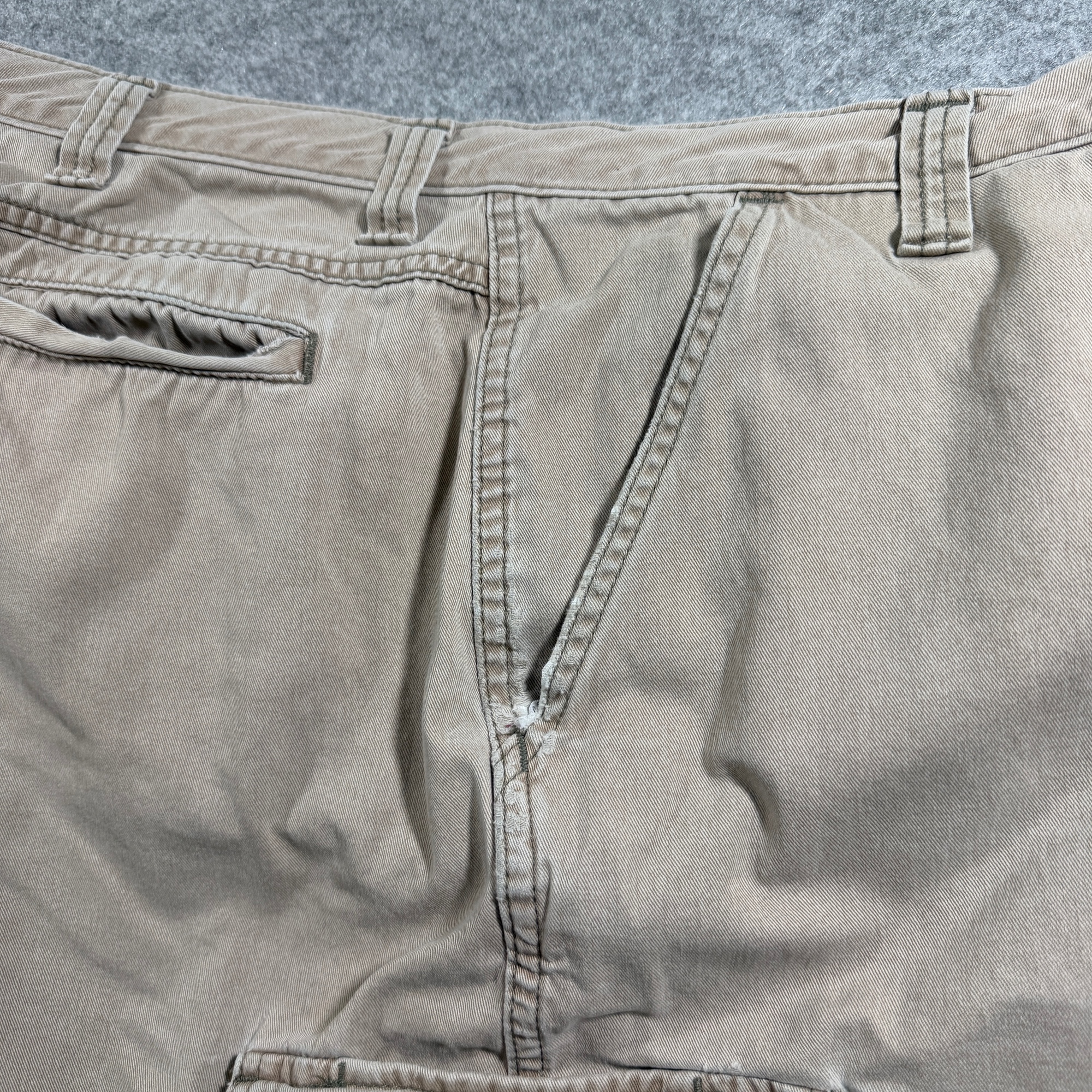 Wrangler Grunge Cargo Shorts Mens 38 Khaki Tan Cotton Utility Pockets Relaxed thumbnail 10