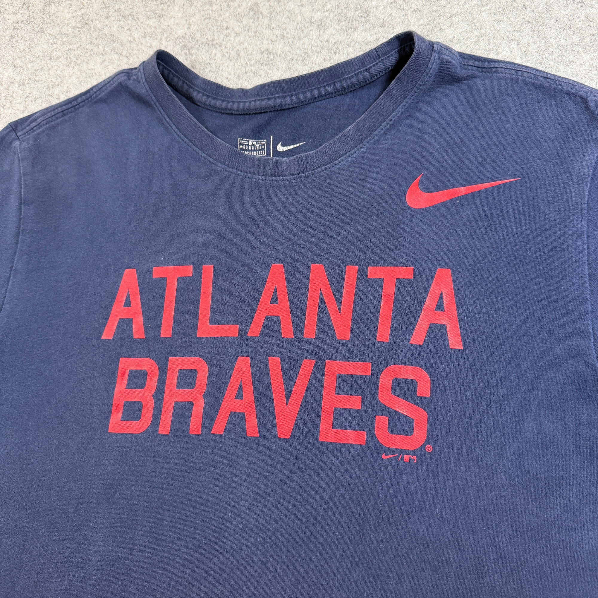Nike Atlanta Braves T Shirt Mens M Navy Red MLB Baseball Swoosh Cotton Graphic thumbnail 3