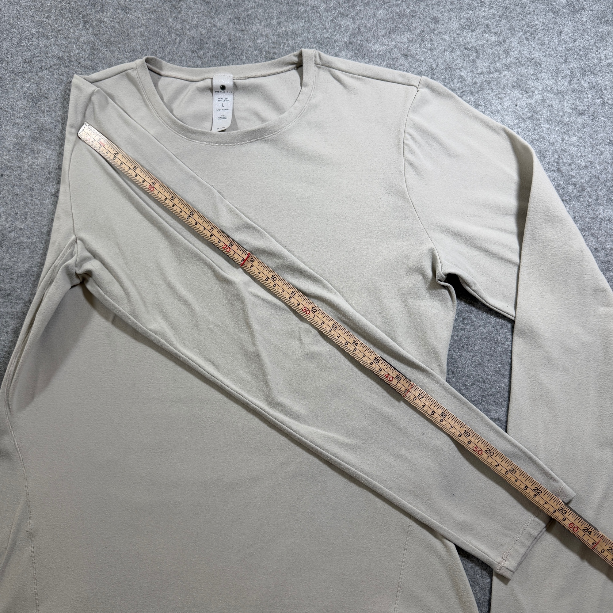 Yogalicious Top Womens L Beige Long Sleeve Soft Stretch Performance Crew Neck thumbnail 8