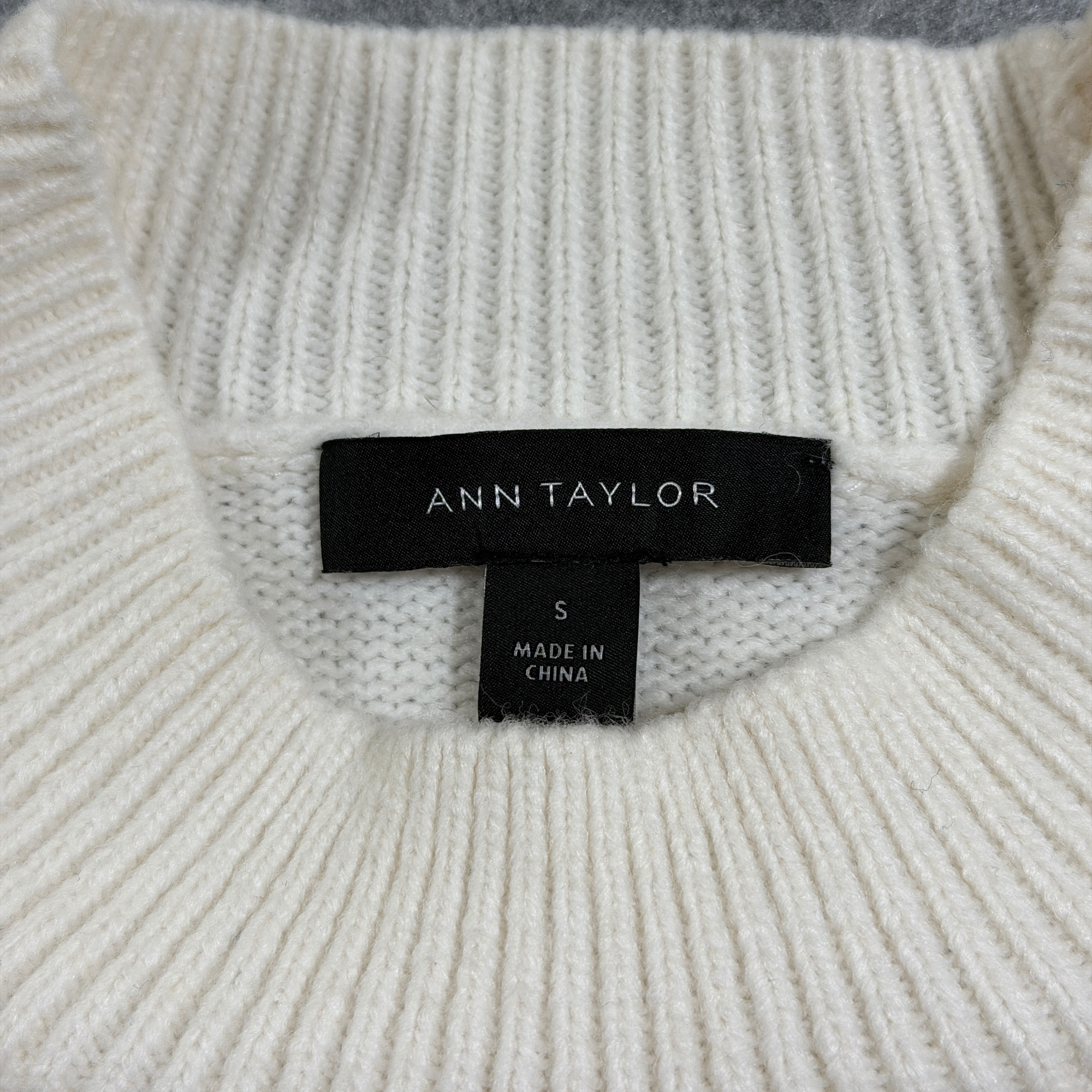 Ann Taylor Sweater Womens S Ivory Wool Blend Rhinestone Embellished Short Sleeve thumbnail 3
