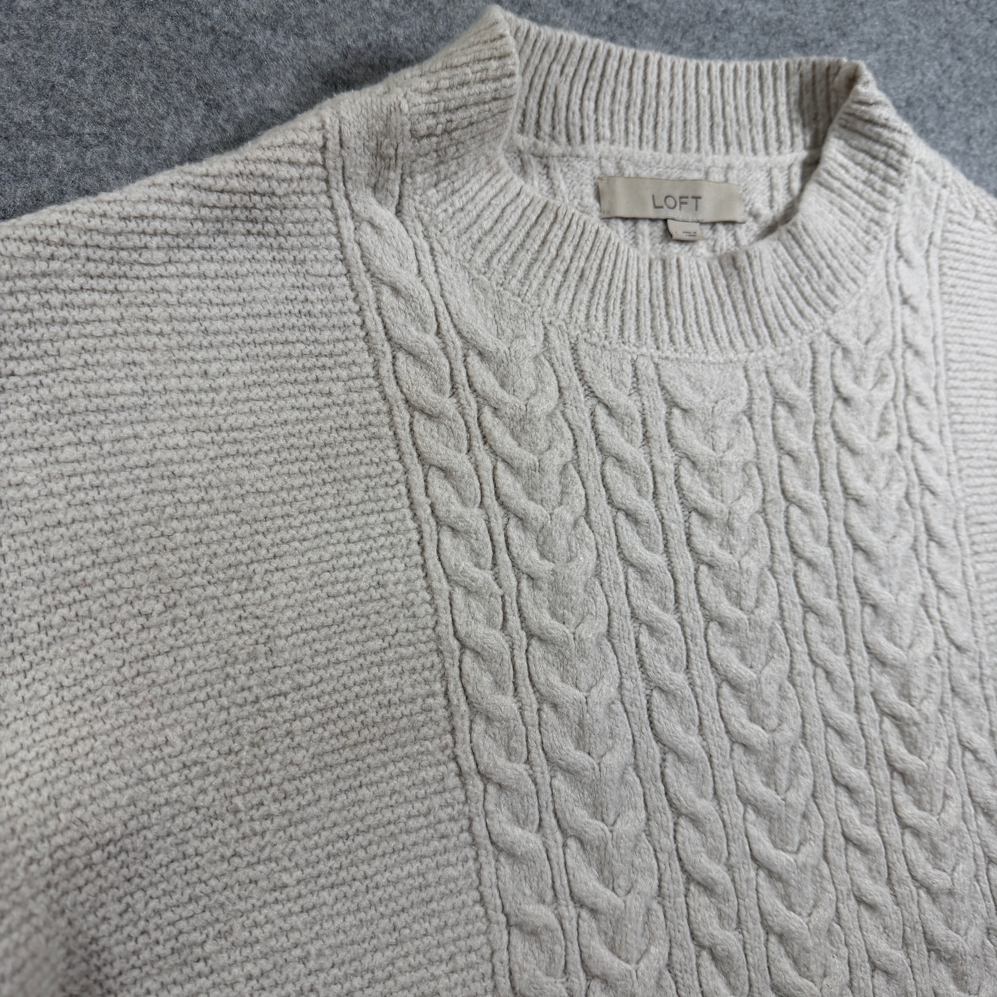 LOFT Cable Knit Sweater Womens L Oatmeal Cream Crew Neck Ribbed Cuffs Wool Blend thumbnail 10