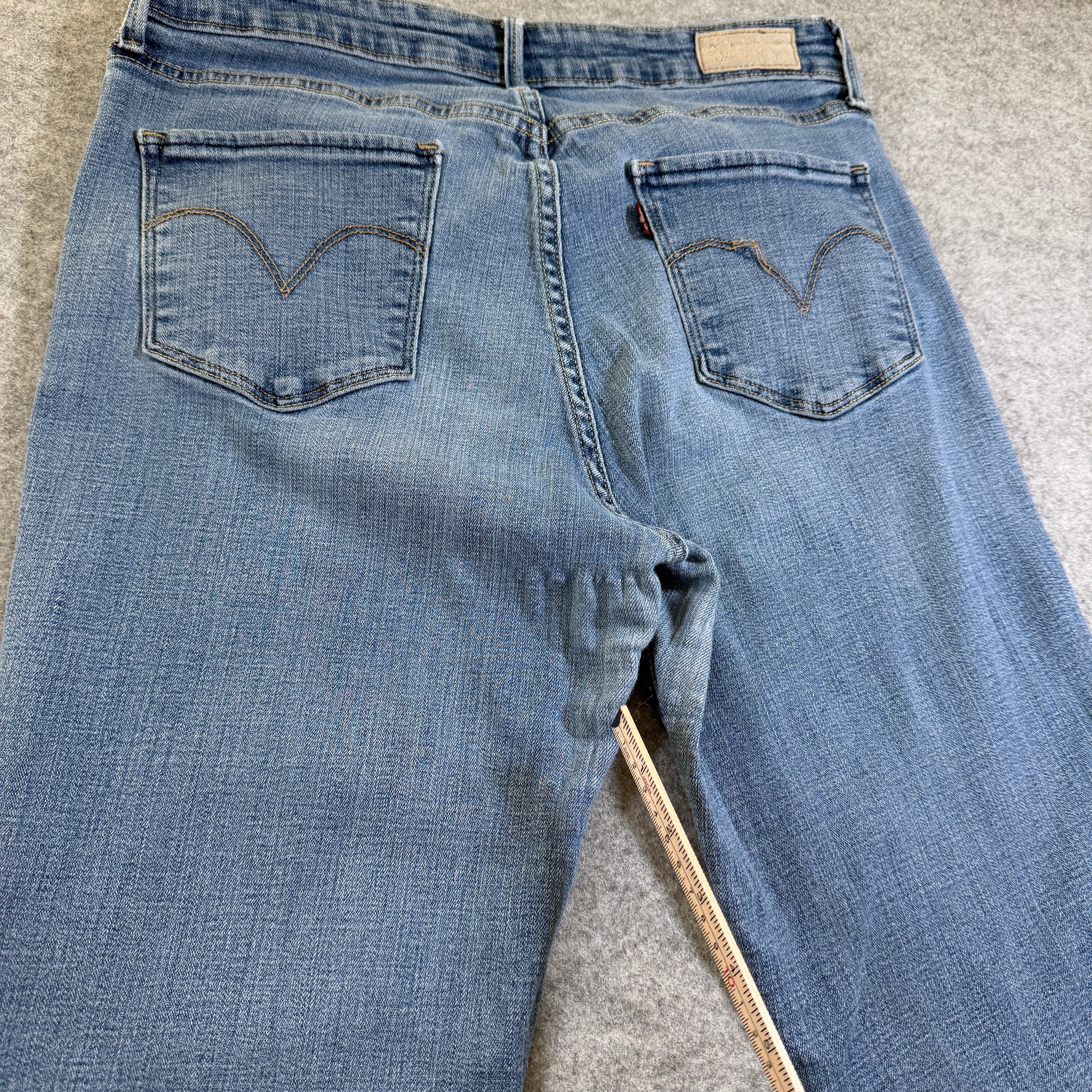 Levi's Skinny Jeans Womens 12 Medium Wash Mid Rise Stretch Denim Slim Fit Casual thumbnail 4