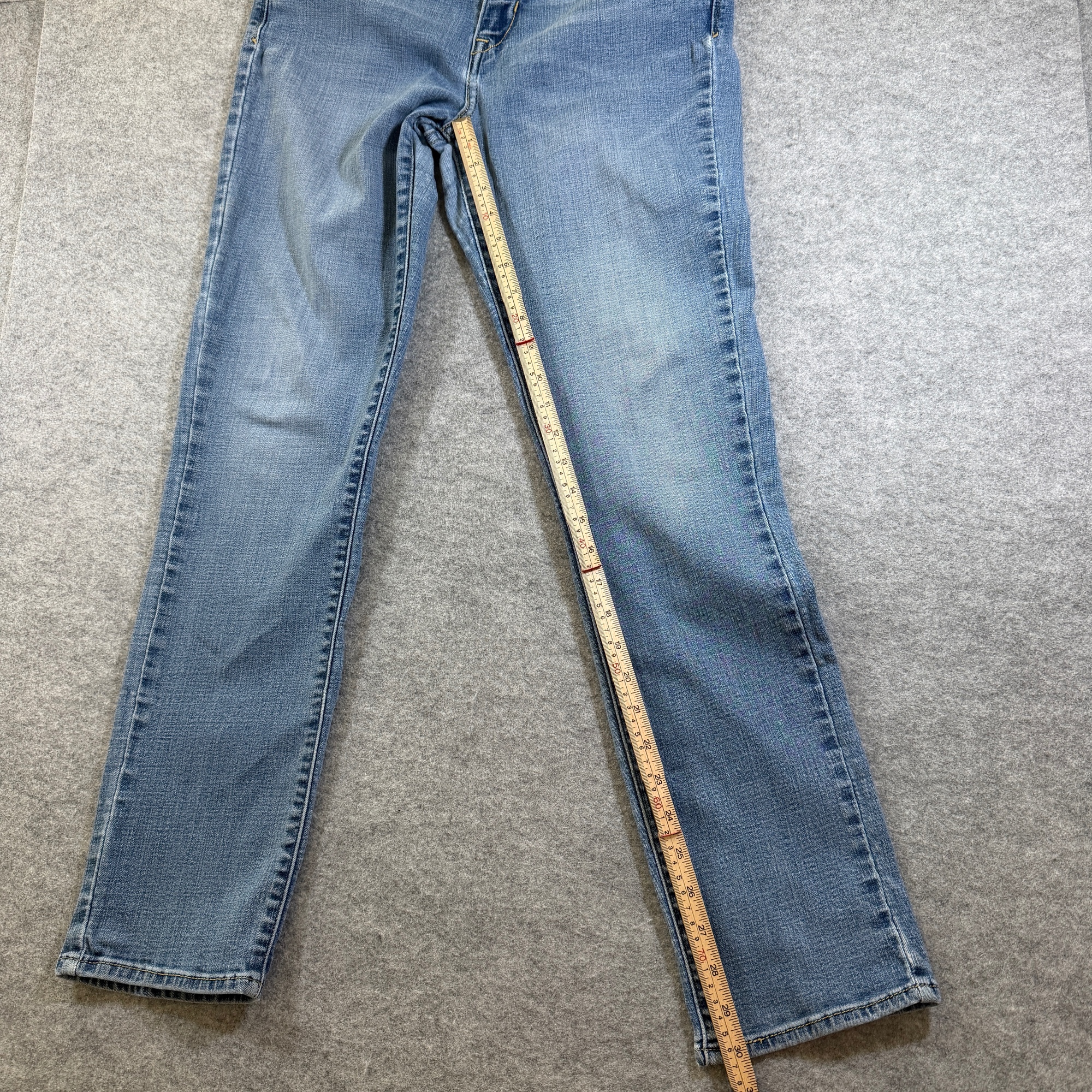 Levi's Skinny Jeans Womens 12 Medium Wash Mid Rise Stretch Denim Slim Fit Casual thumbnail 7