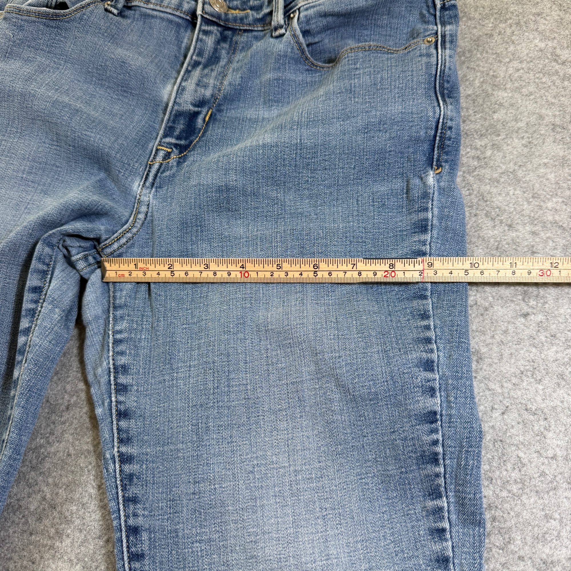 Levi's Skinny Jeans Womens 12 Medium Wash Mid Rise Stretch Denim Slim Fit Casual thumbnail 10