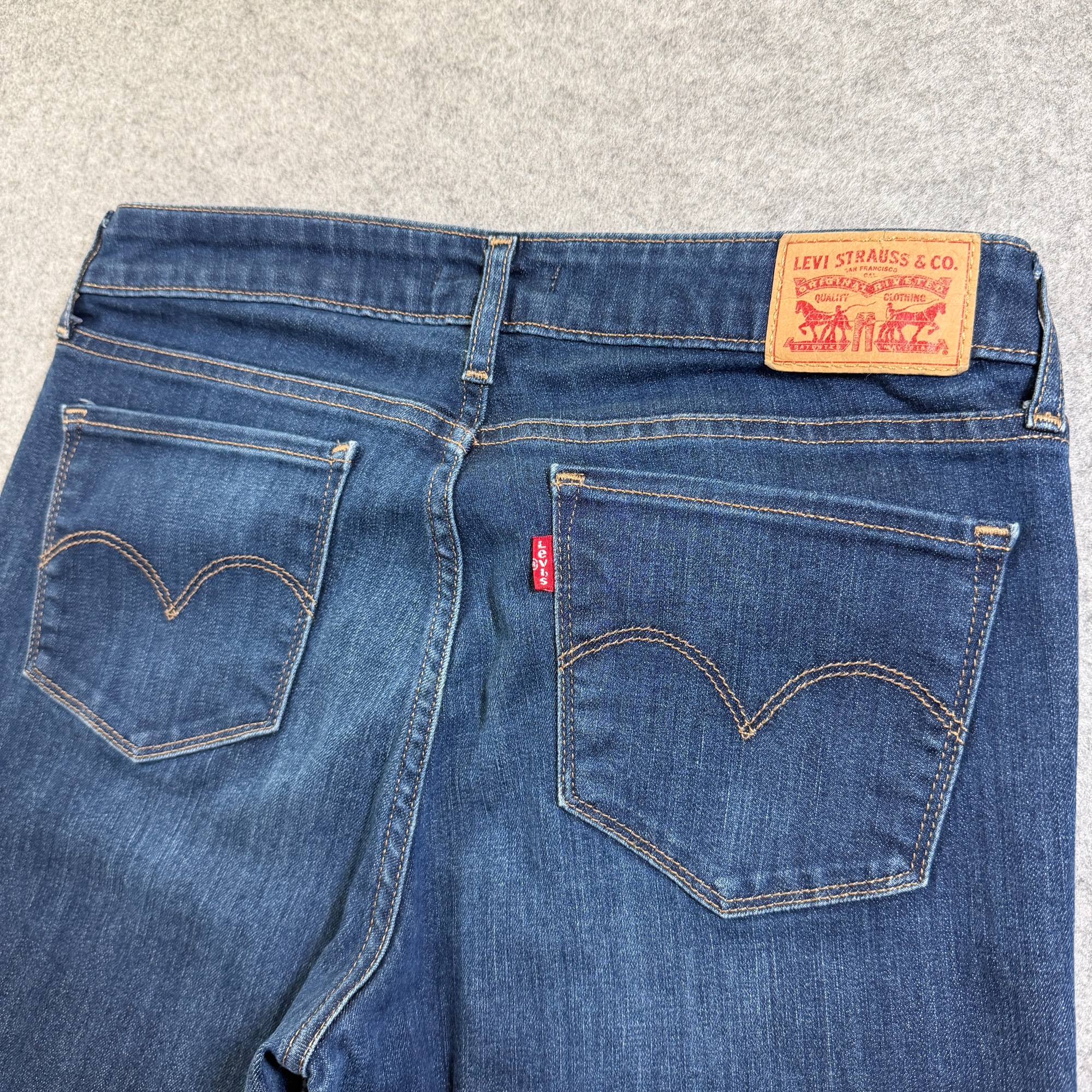 Levi's 712 Slim Fit Jeans Womens 30 Dark Blue Wash Denim Red Tab Leather Patch thumbnail 4