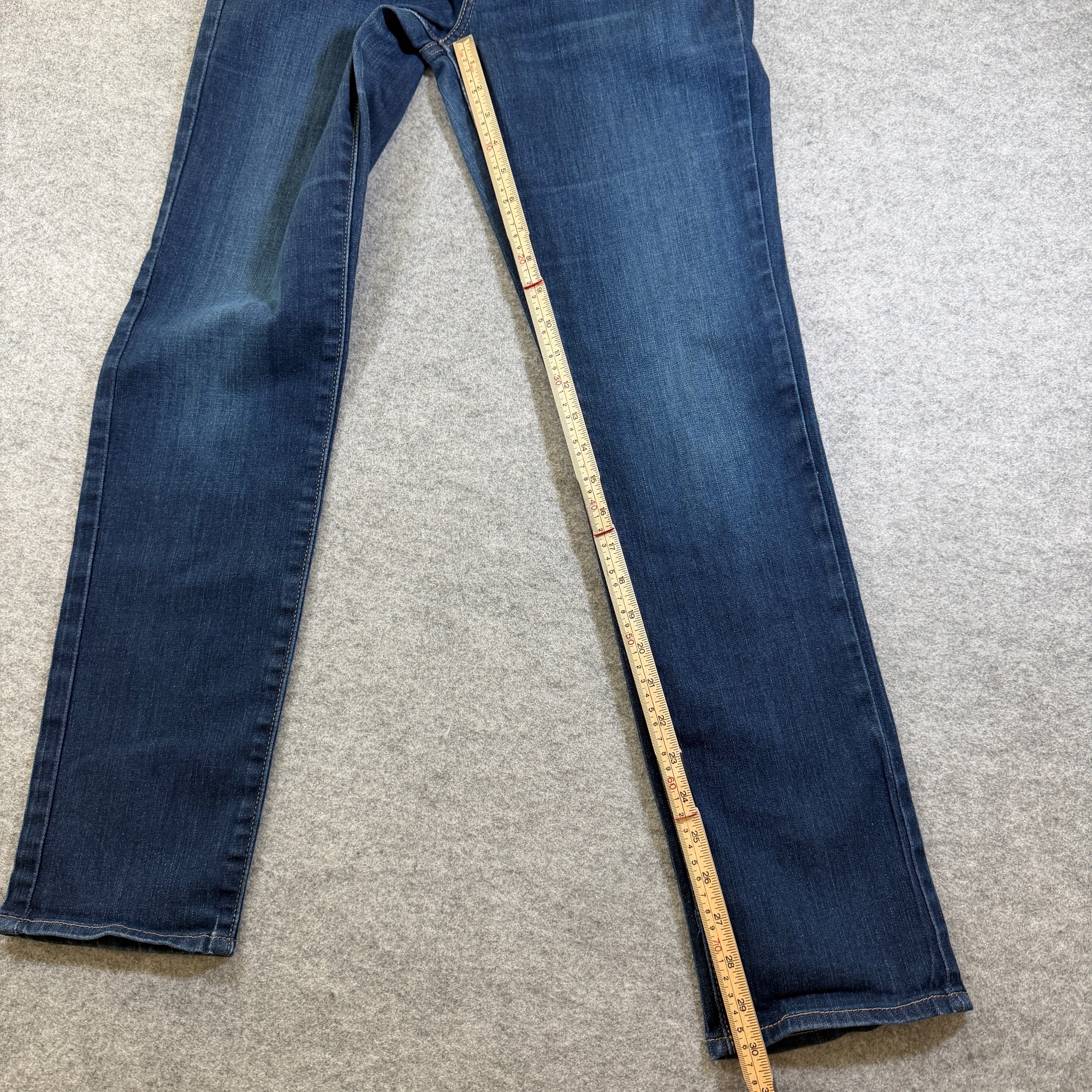 Levi's 712 Slim Fit Jeans Womens 30 Dark Blue Wash Denim Red Tab Leather Patch thumbnail 5