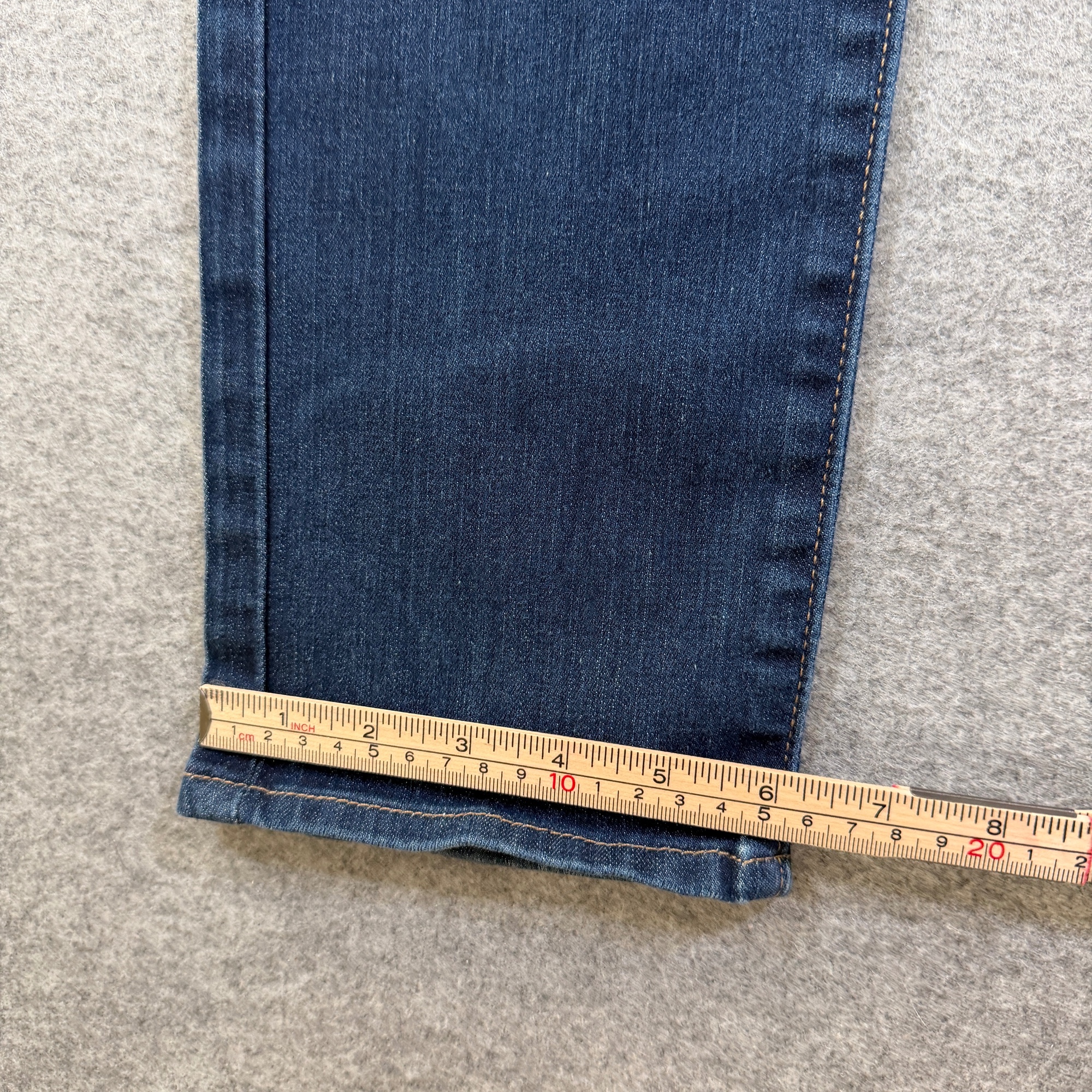Levi's 712 Slim Fit Jeans Womens 30 Dark Blue Wash Denim Red Tab Leather Patch thumbnail 8