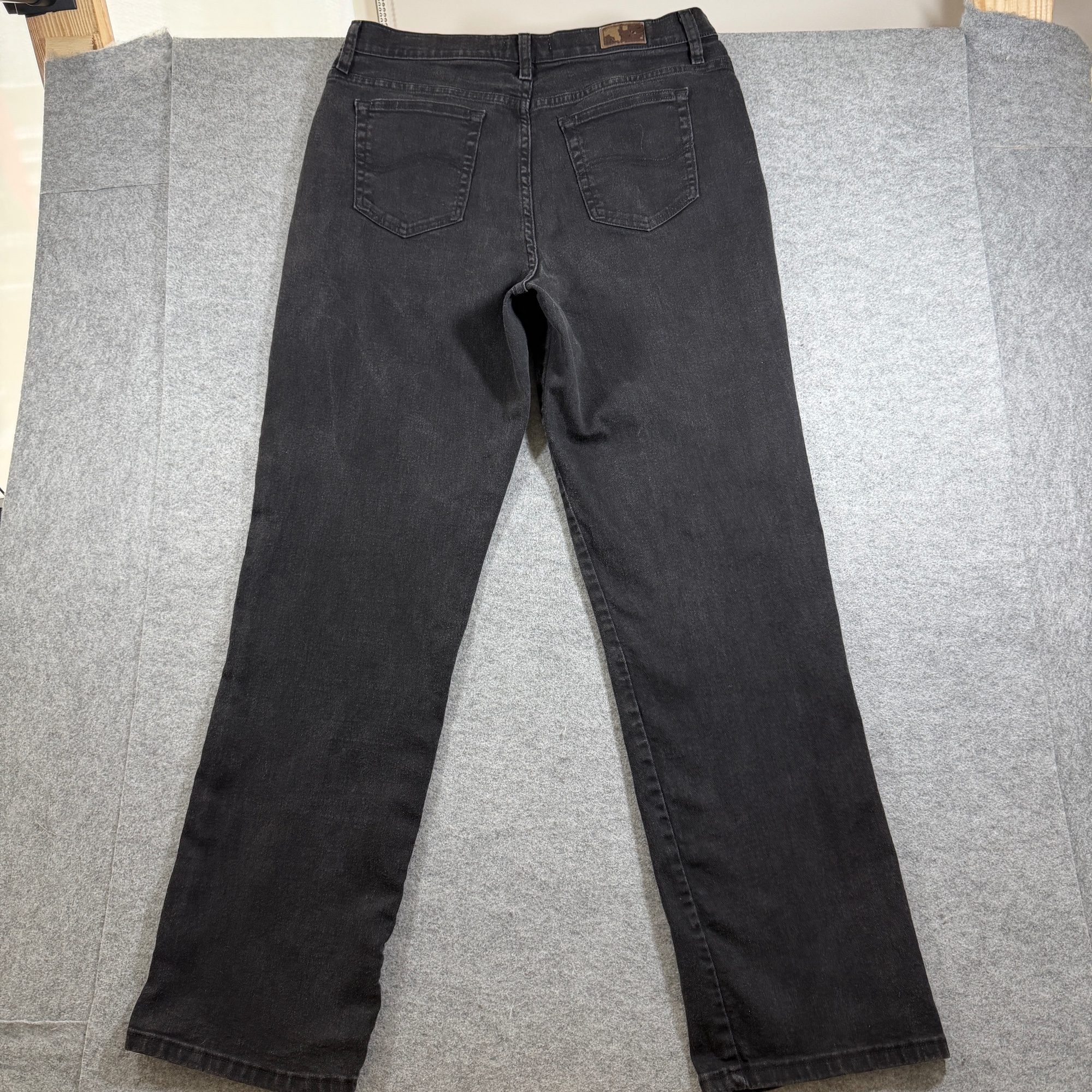 Lee Jeans Womens 16 Long Black Faded Relaxed Fit Denim Five Pocket Stretch thumbnail 2