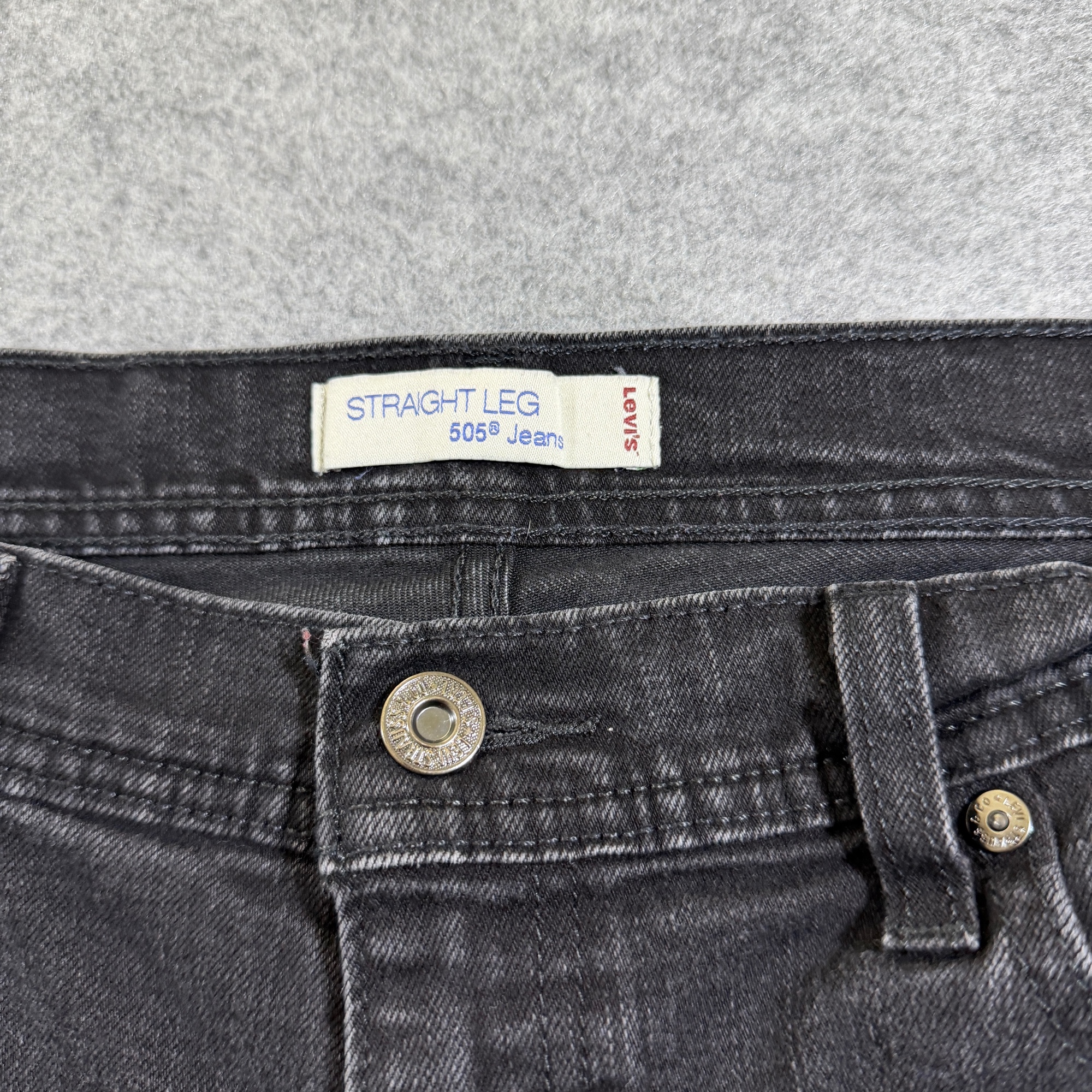 Levi's 505 Straight Leg Jeans Womens 12 Black Faded Denim Button Fly Mid Rise thumbnail 4
