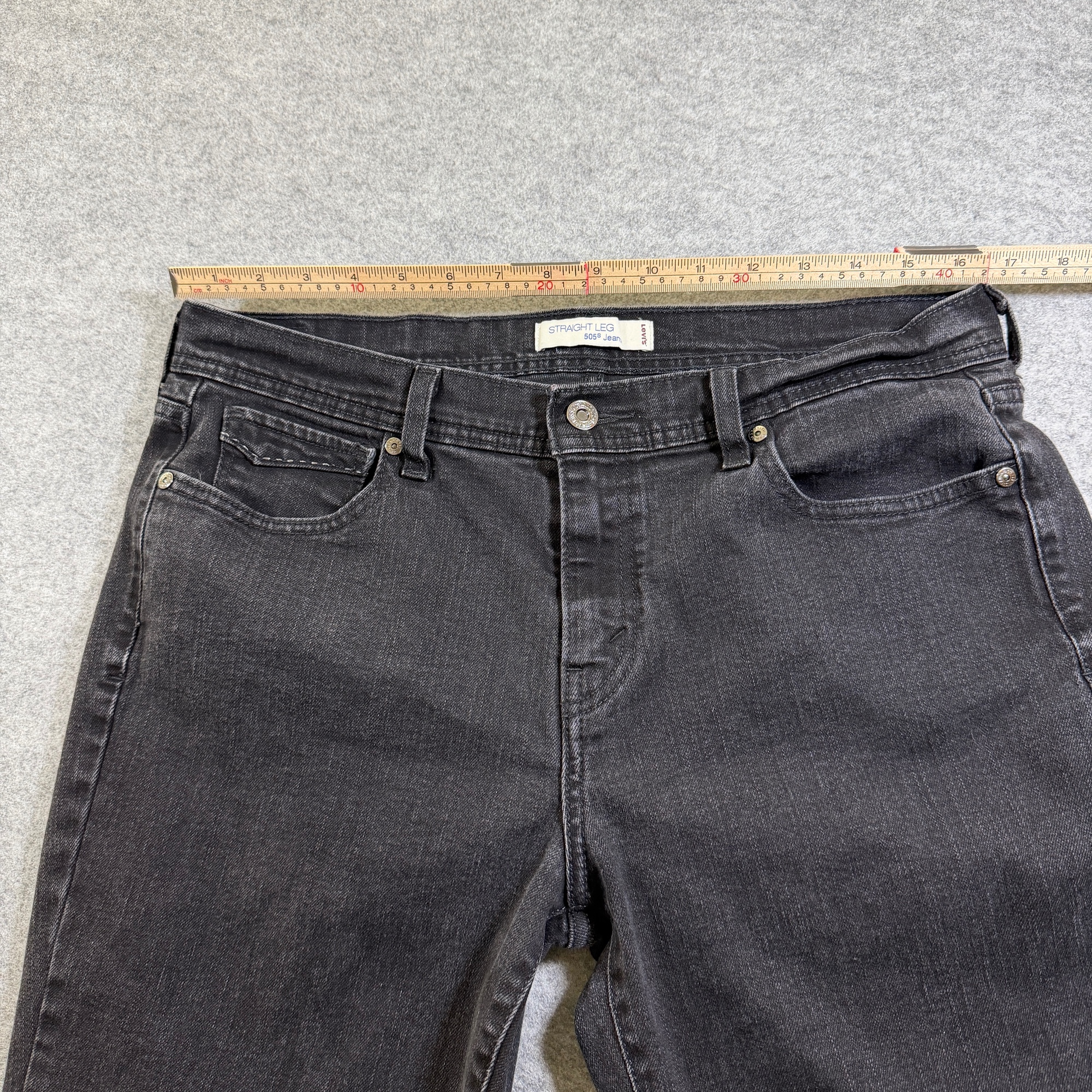 Levi's 505 Straight Leg Jeans Womens 12 Black Faded Denim Button Fly Mid Rise thumbnail 6
