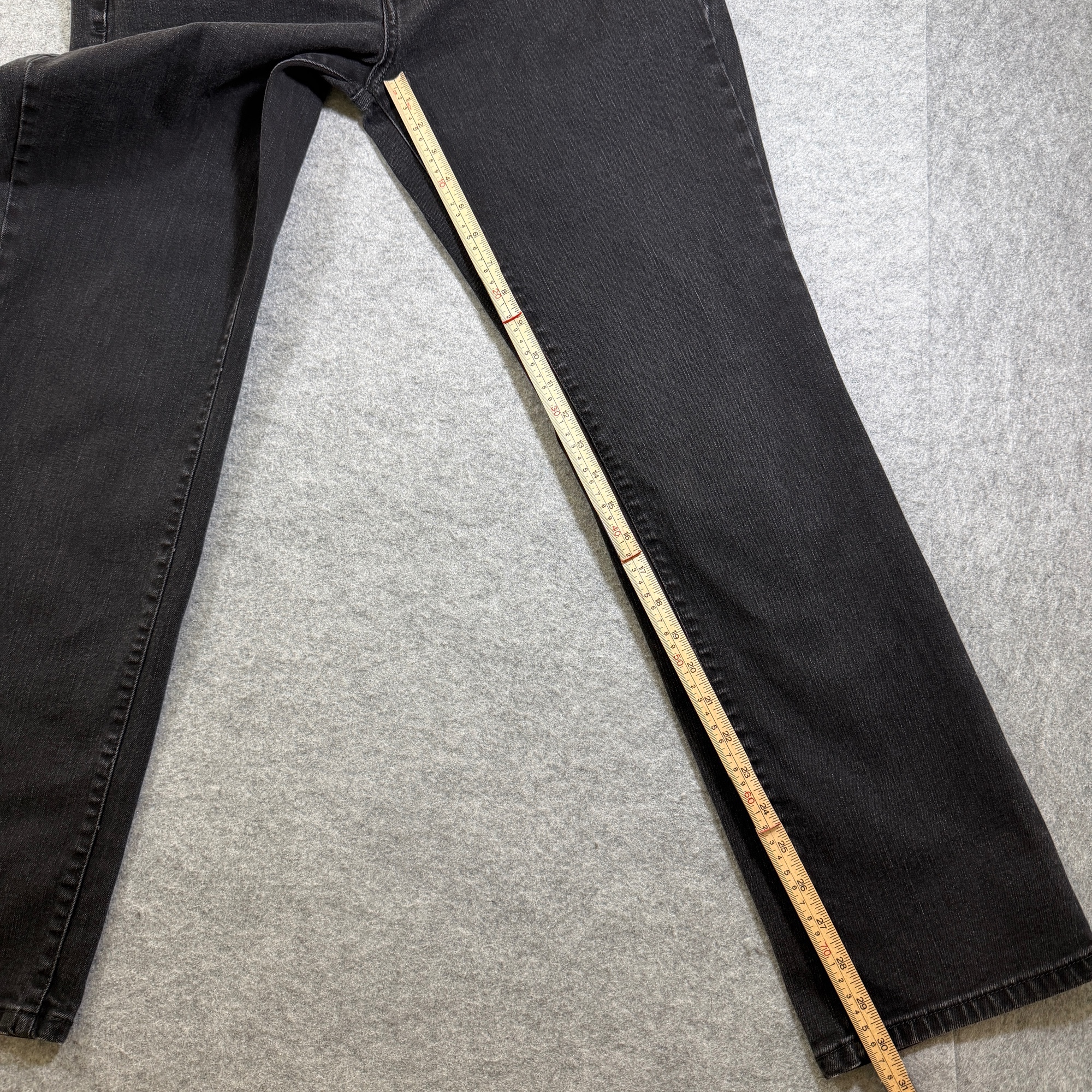 Levi's 505 Straight Leg Jeans Womens 12 Black Faded Denim Button Fly Mid Rise thumbnail 7