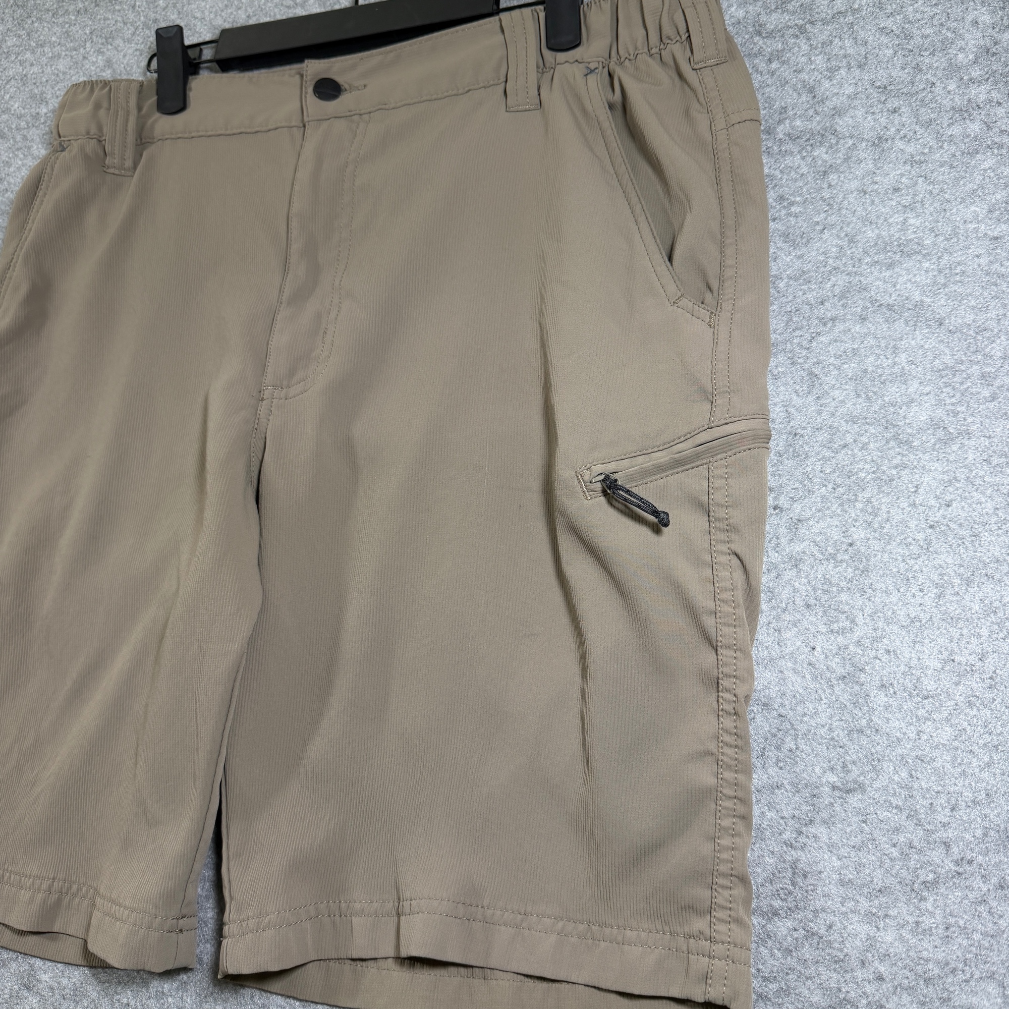 Wrangler ATG Cargo Shorts Mens 34 Khaki Elastic Waist Zip Pocket Outdoor Hiking thumbnail 9