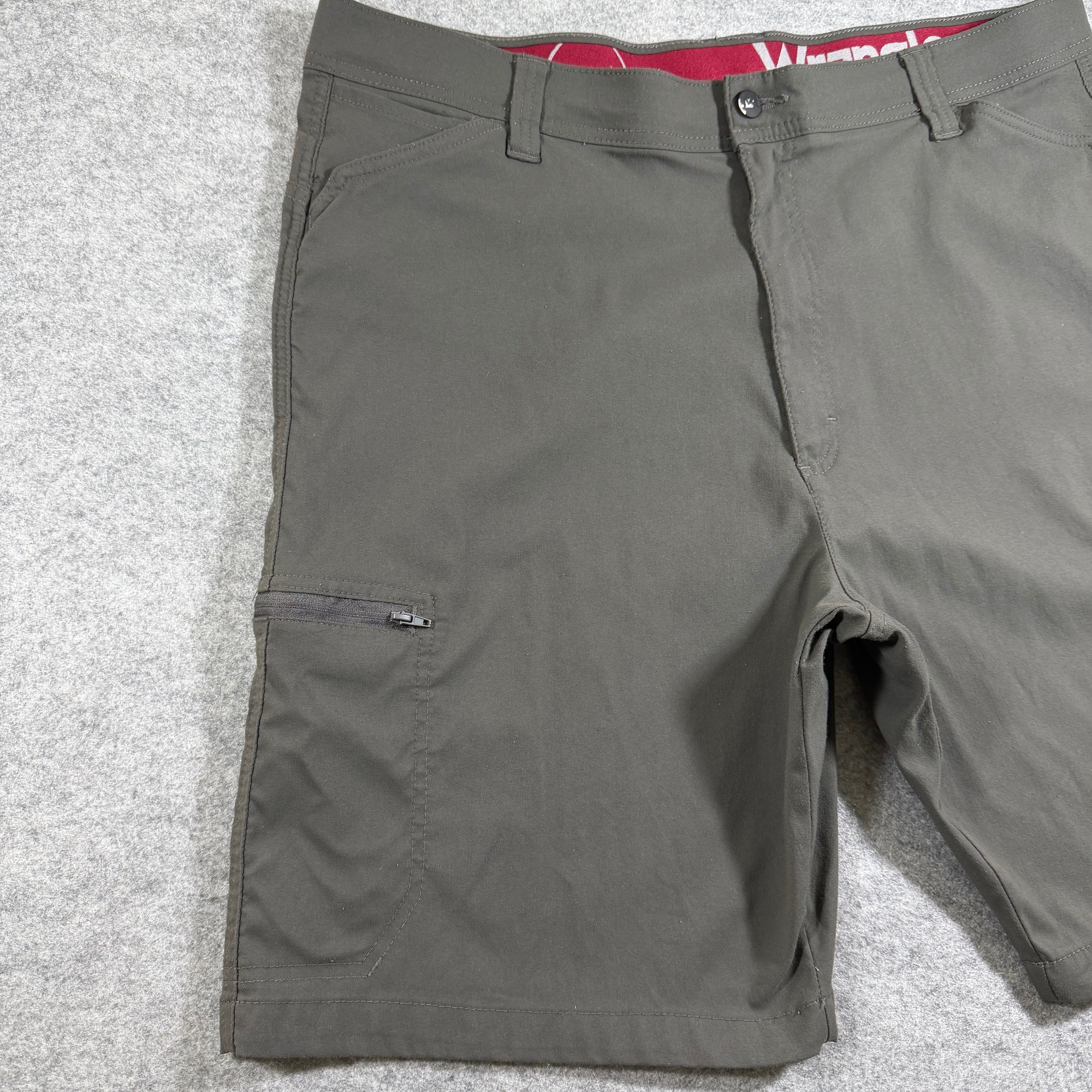 Wrangler ATG Cargo Shorts Mens 40 Dark Gray Zippered Pockets Outdoor Hiking thumbnail 4