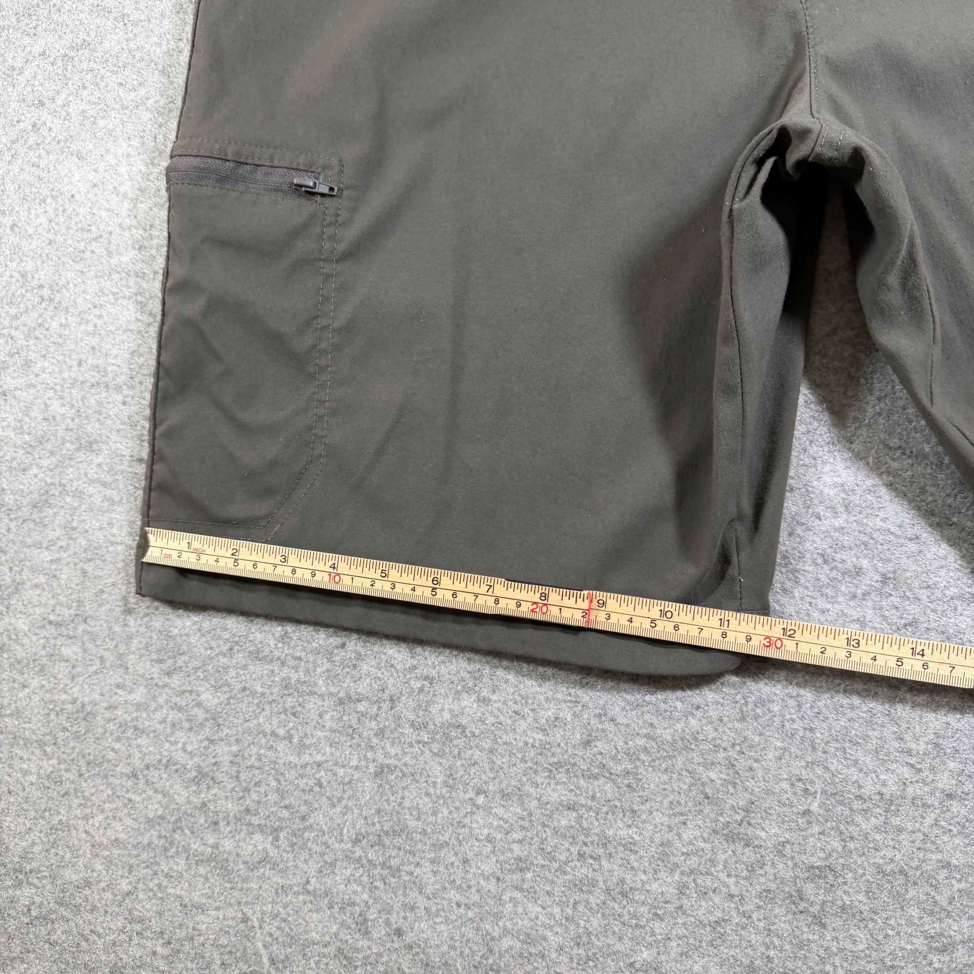 Wrangler ATG Cargo Shorts Mens 40 Dark Gray Zippered Pockets Outdoor Hiking thumbnail 6