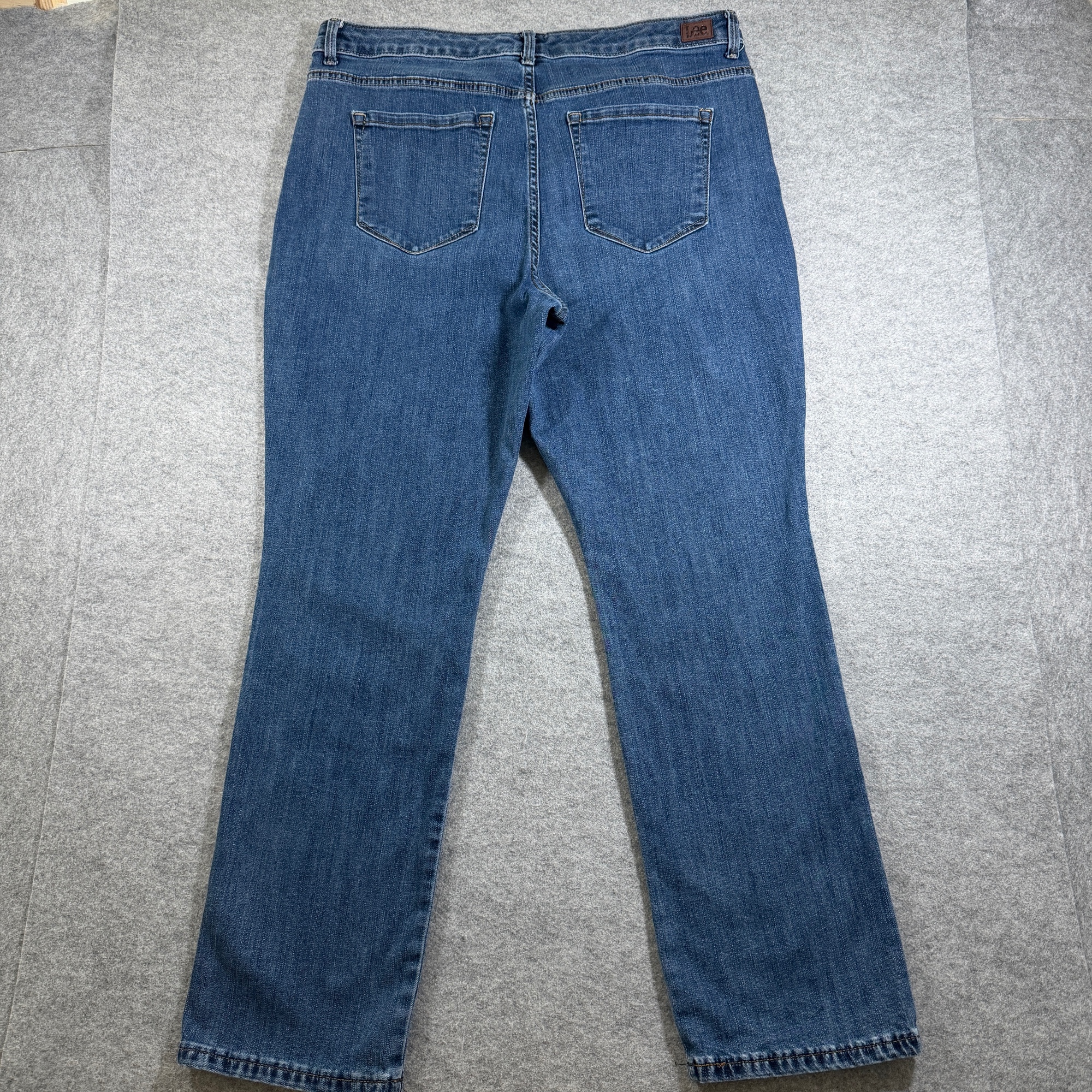 Lee Jeans Womens 18 Medium Blue Denim Instantly Slims Relaxed Straight High Rise thumbnail 2