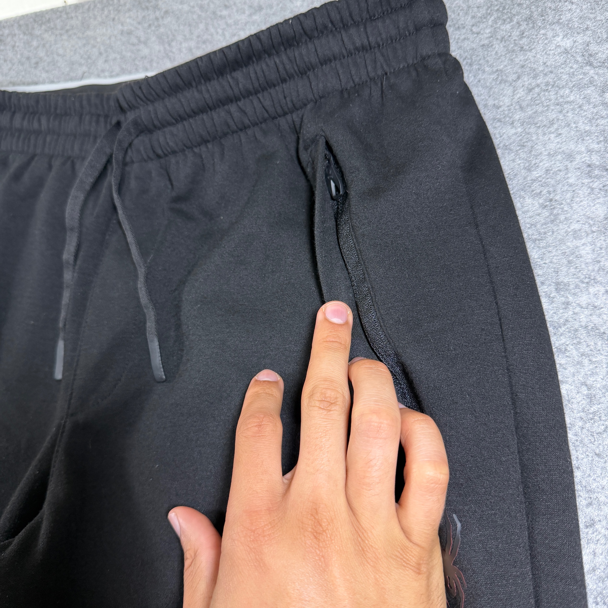 Spyder Active Sweatpants Mens M Black Drawstring Elastic Waist Zip Pockets thumbnail 4