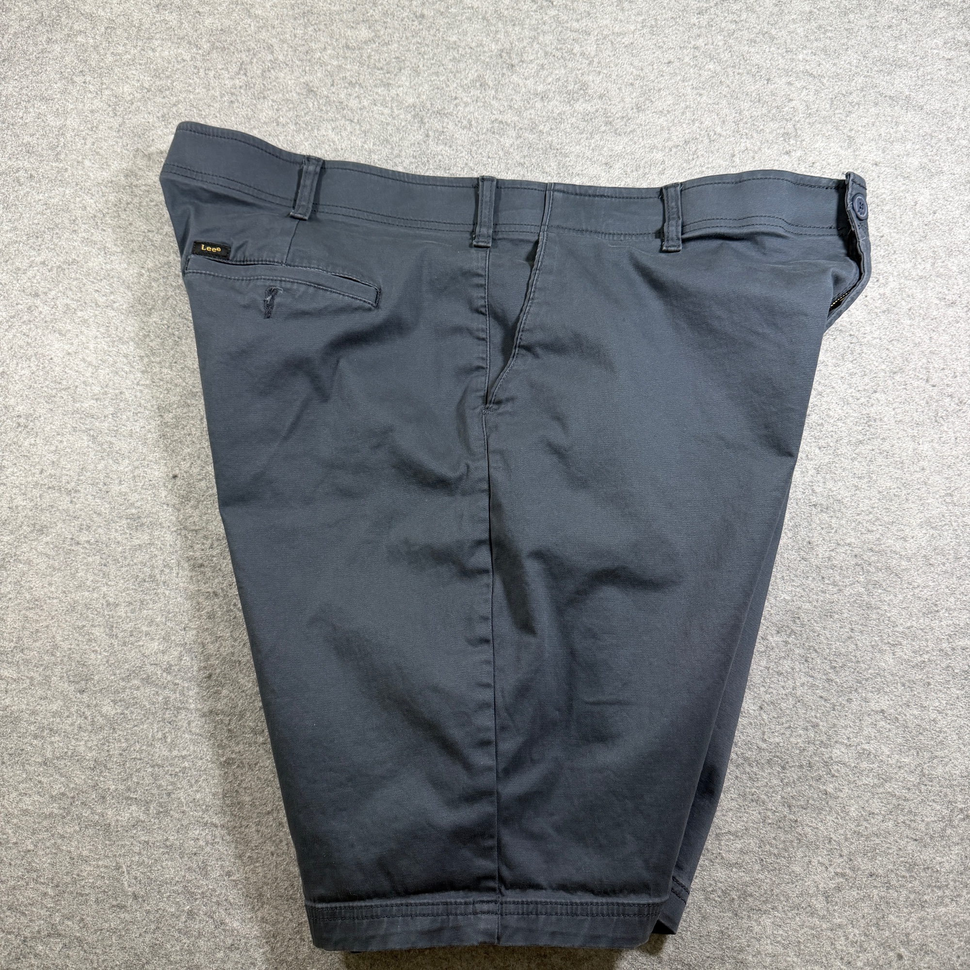 Lee Extreme Motion Shorts Mens 42 Charcoal Gray Stretch Flat Front Relaxed Fit thumbnail 4