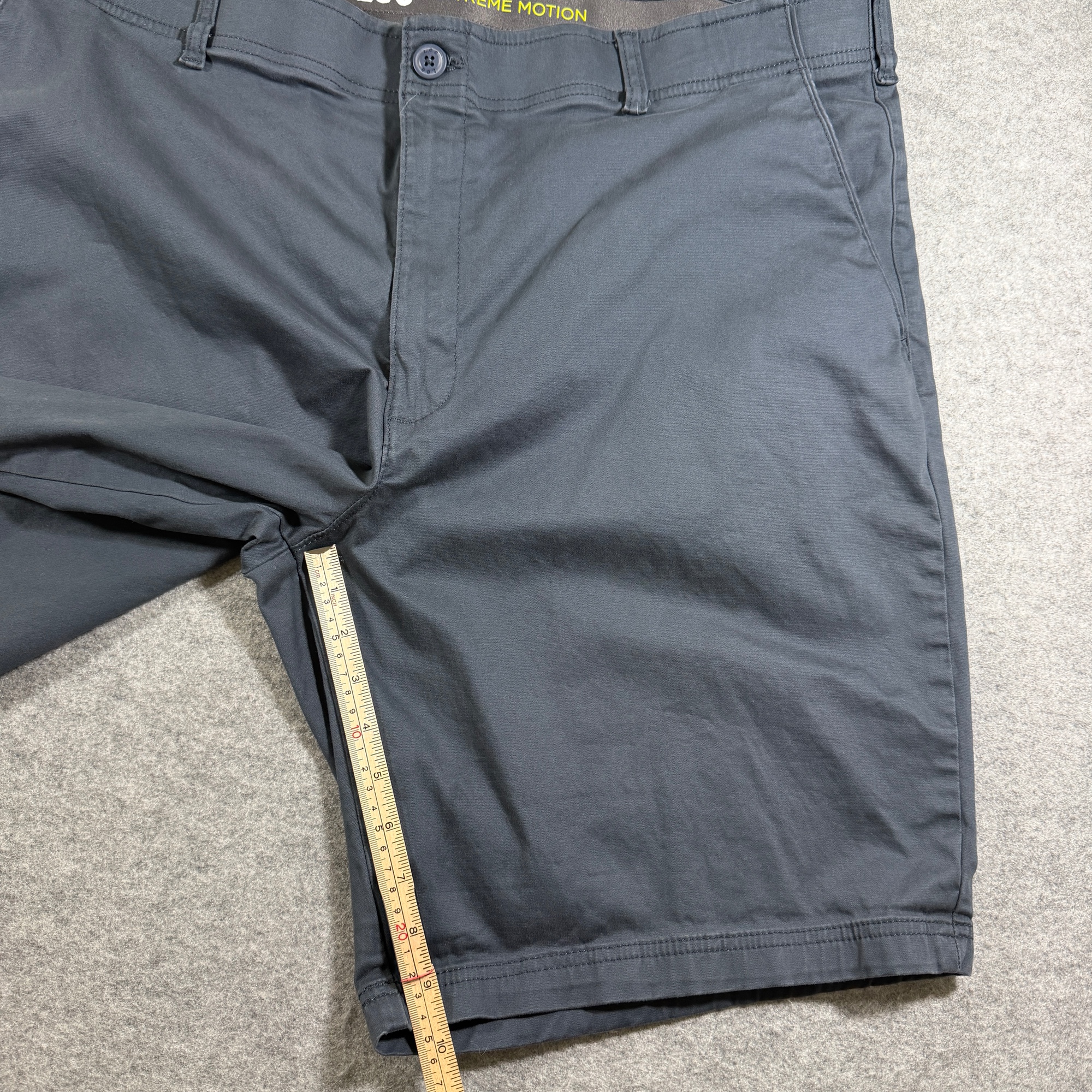 Lee Extreme Motion Shorts Mens 42 Charcoal Gray Stretch Flat Front Relaxed Fit thumbnail 8
