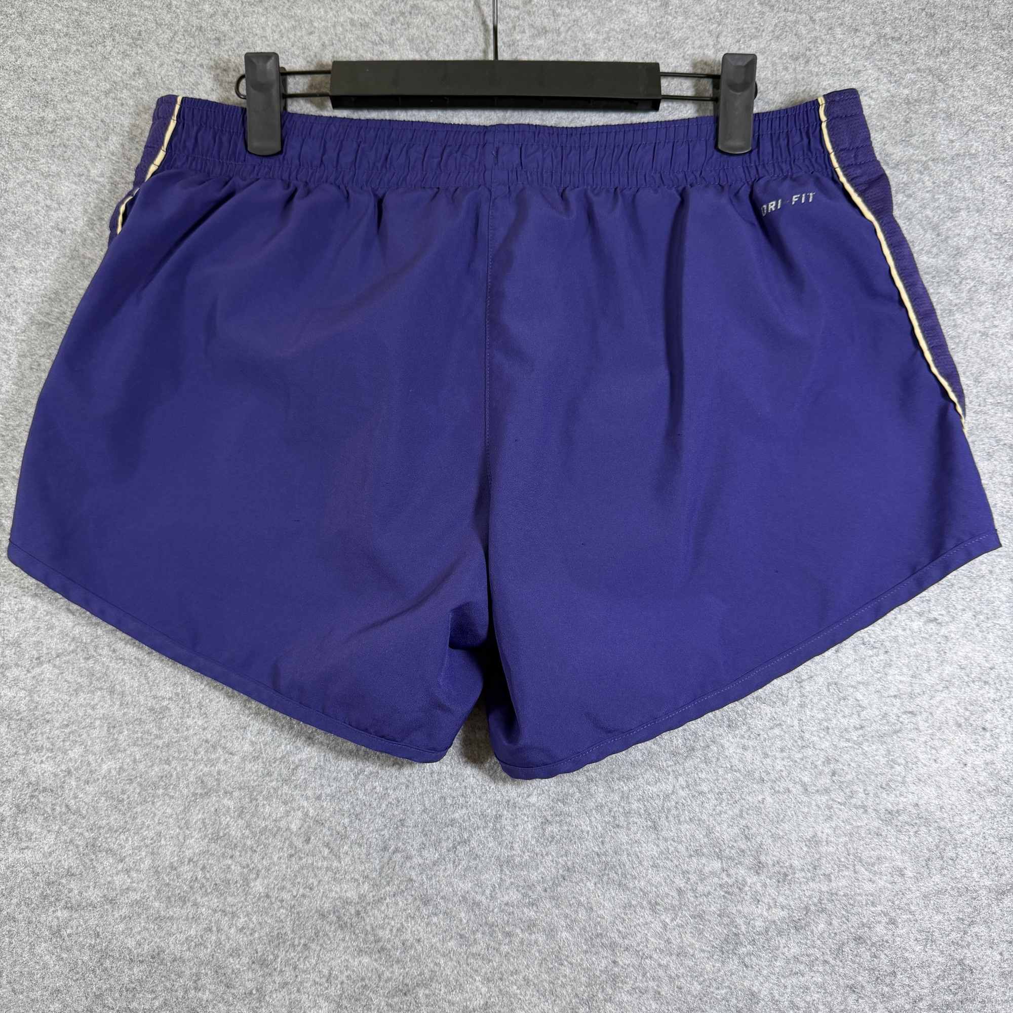 Nike Dri-Fit Running Shorts Womens M Purple Washington Huskies Logo Liner T&FXC thumbnail 2