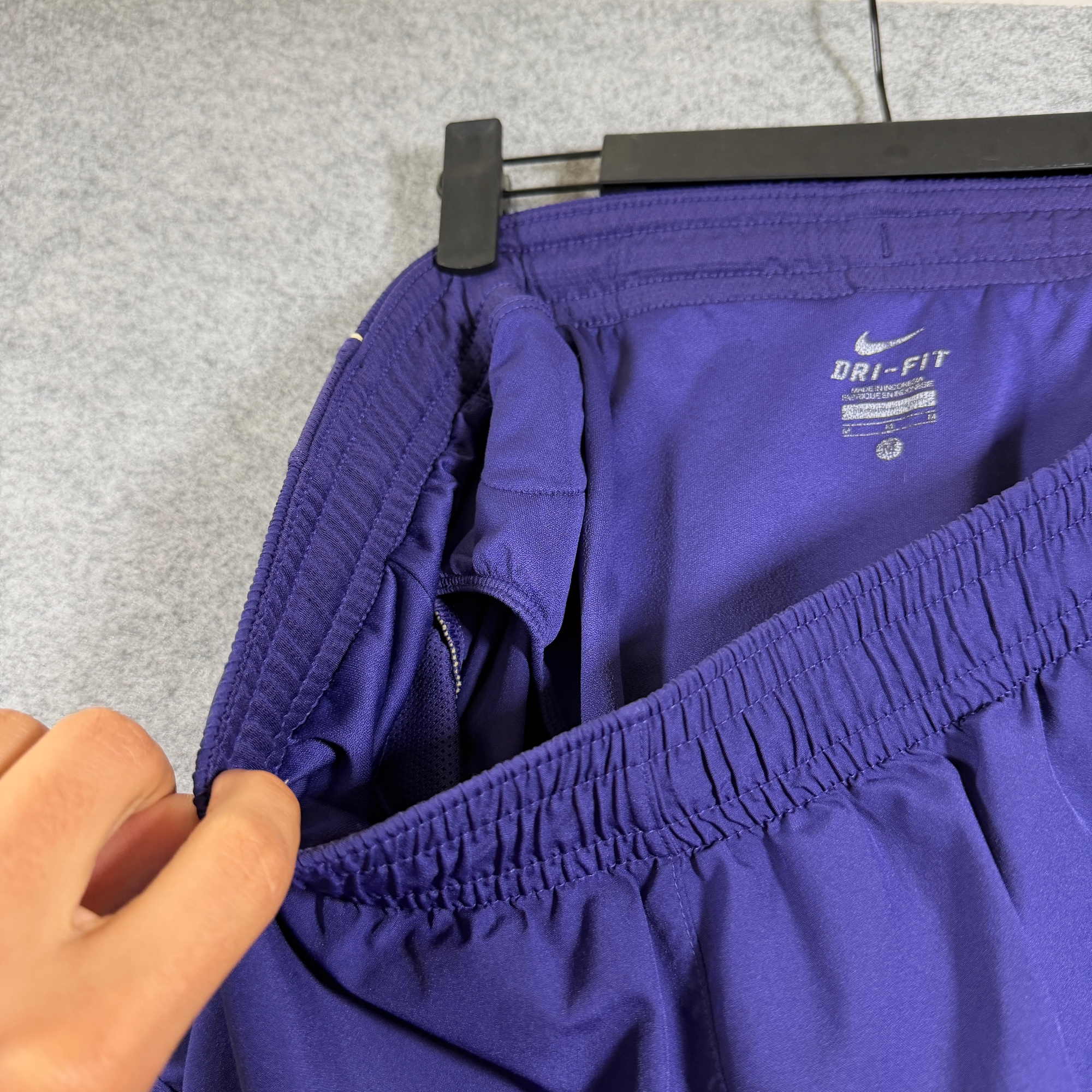Nike Dri-Fit Running Shorts Womens M Purple Washington Huskies Logo Liner T&FXC thumbnail 10