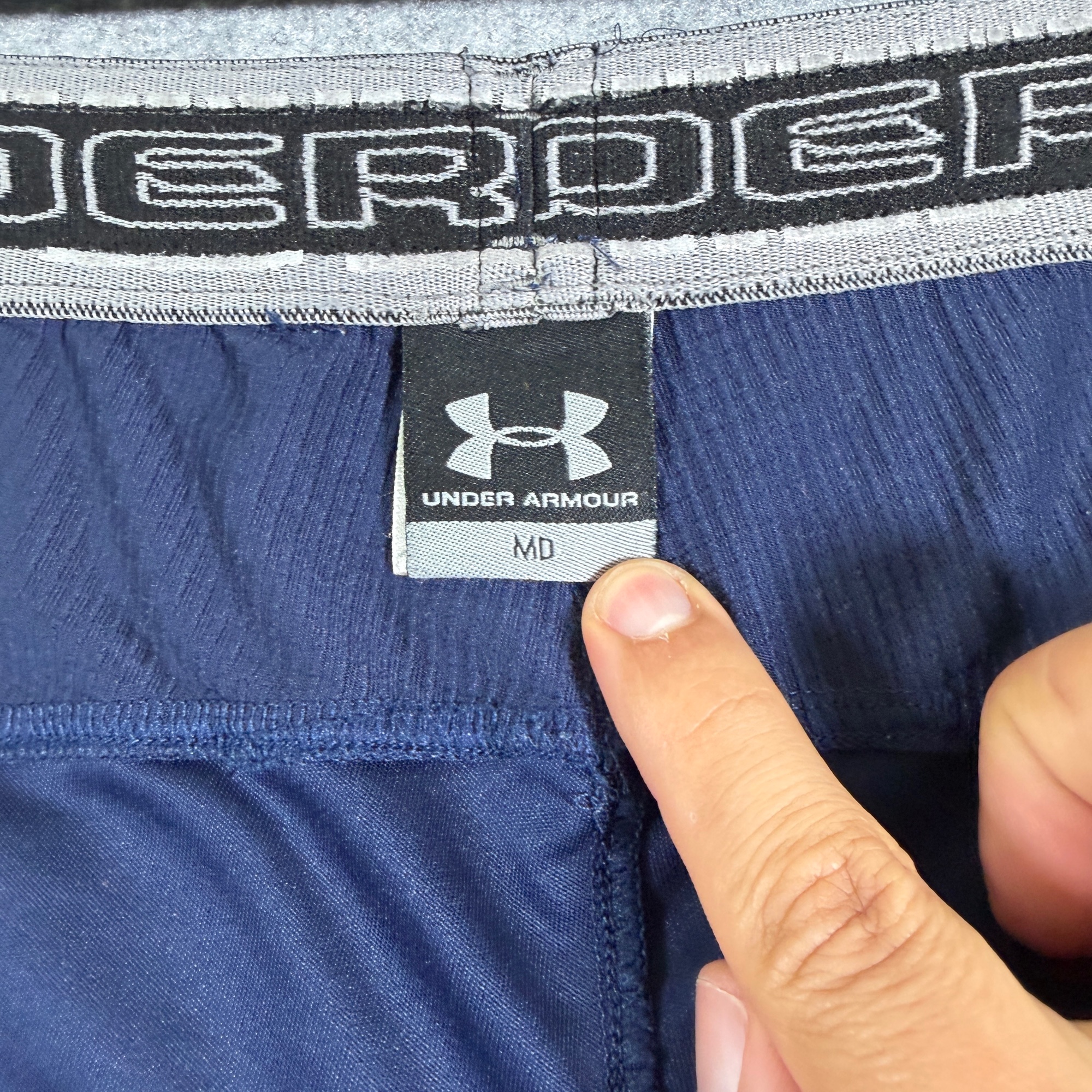 Under Armour Athletic Shorts Mens M Navy Drawstring Side Slits Running Gym thumbnail 3