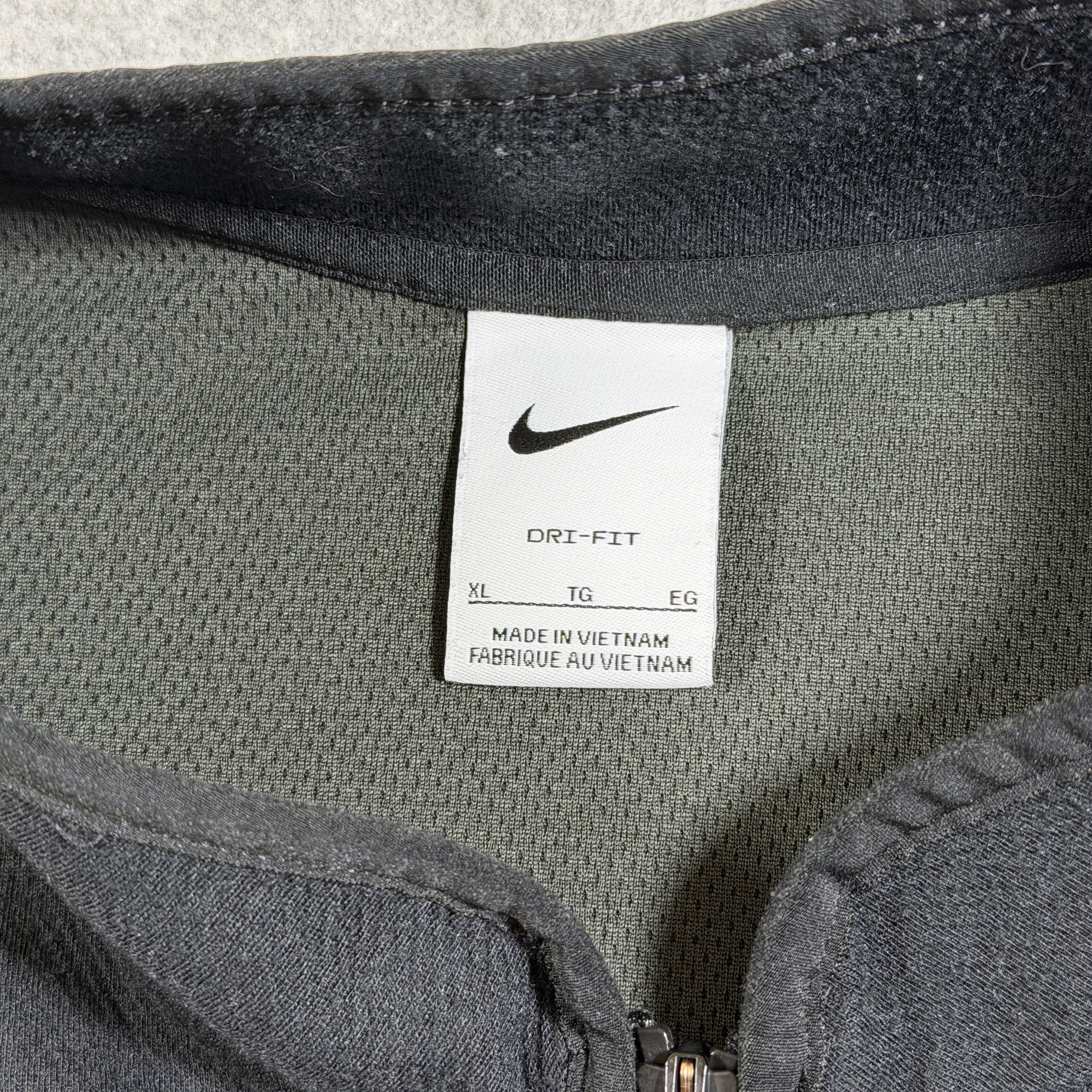 Nike Dri-FIT 1/4 Zip Pullover Mens XL Black Golf Performance Athletic Polyester thumbnail 5