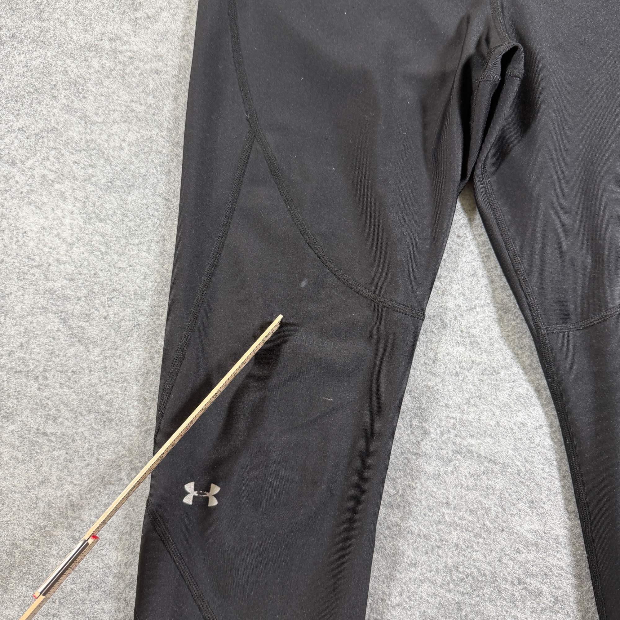 Under Armour HeatGear Capri Yoga Leggings Women L Black Compression Cutout Ankle thumbnail 4
