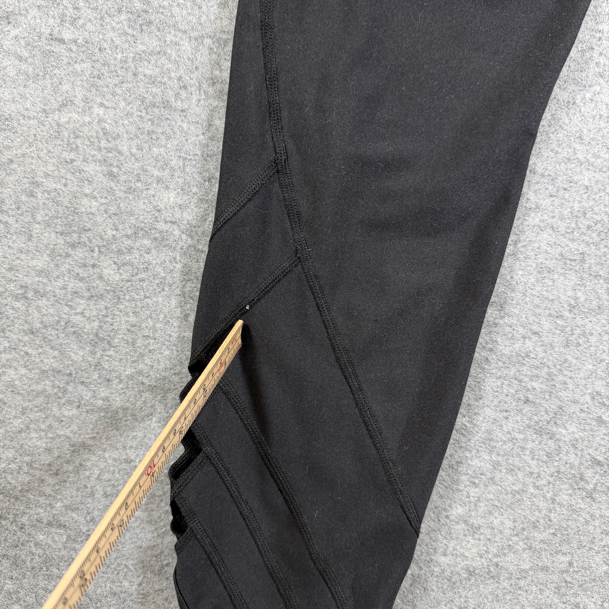 Under Armour HeatGear Capri Yoga Leggings Women L Black Compression Cutout Ankle thumbnail 5