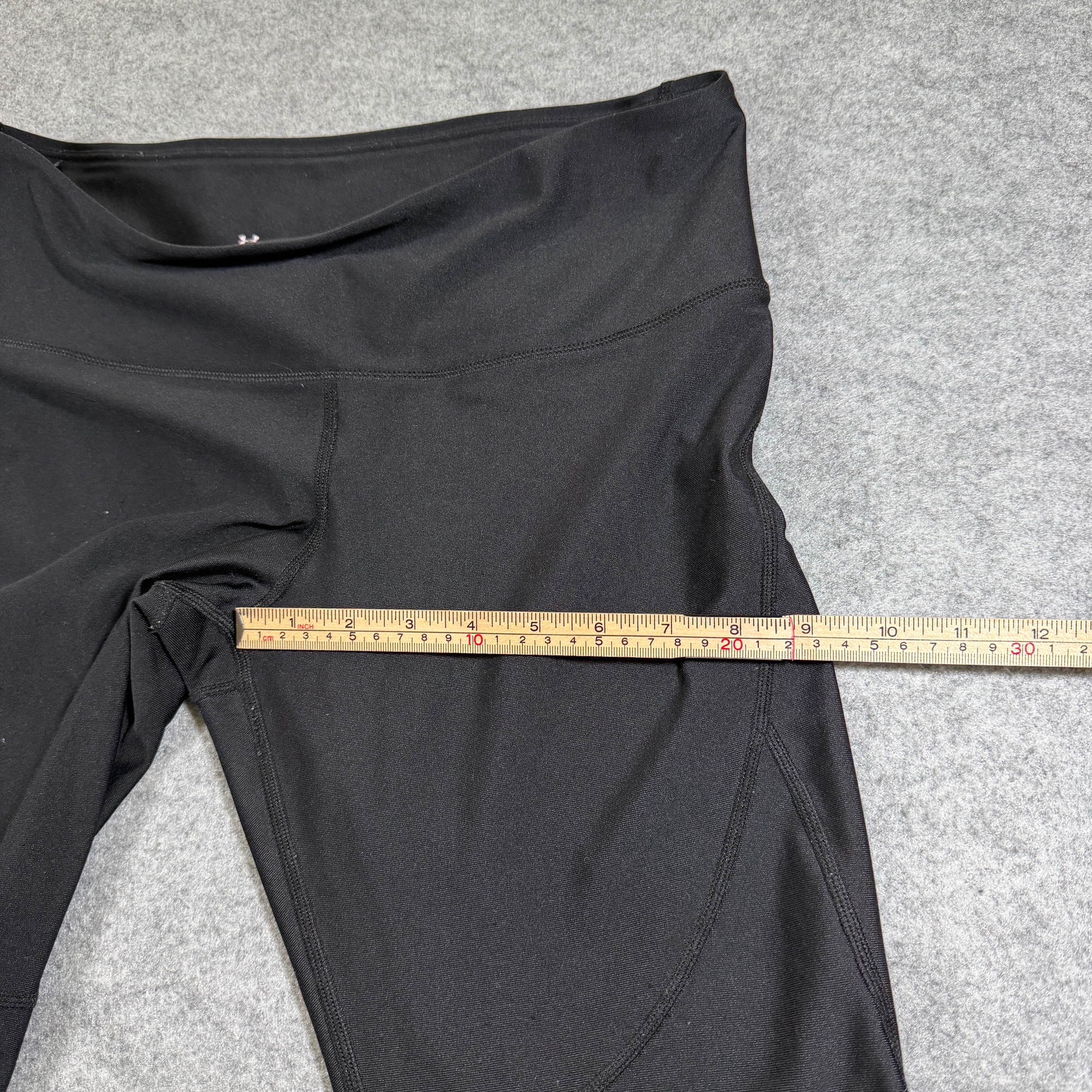 Under Armour HeatGear Capri Yoga Leggings Women L Black Compression Cutout Ankle thumbnail 9