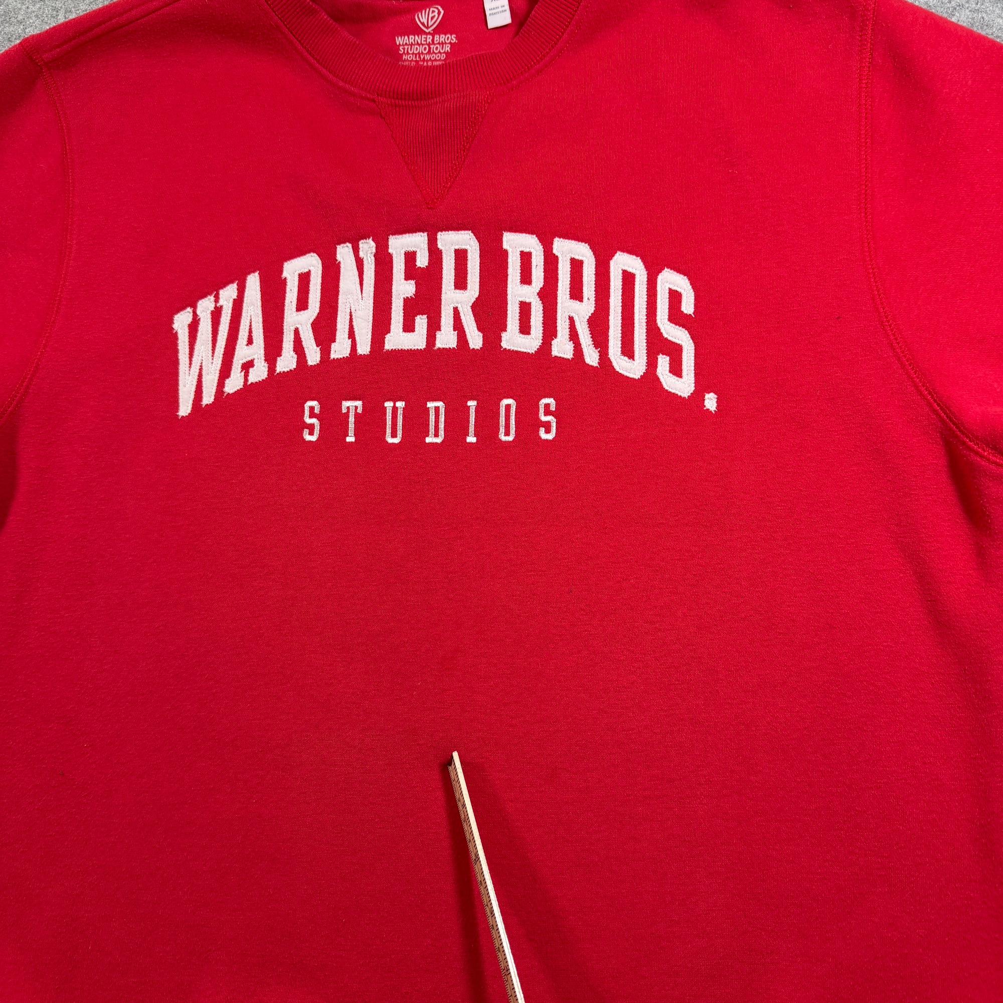 Warner Bros Studio Tour Sweatshirt Mens XL Red Hollywood Crewneck Embroidered thumbnail 5