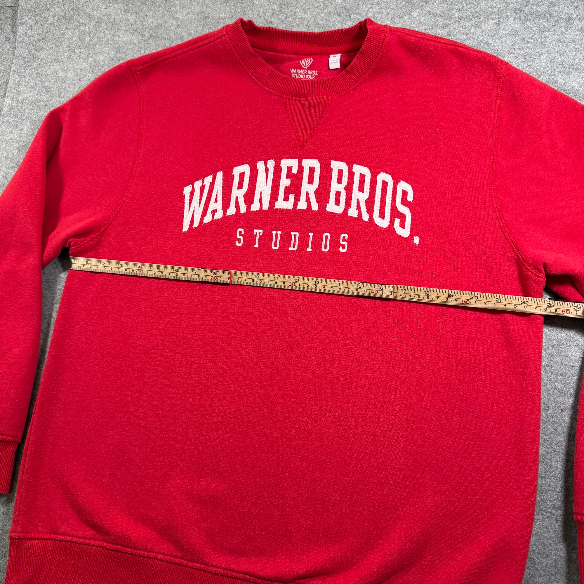 Warner Bros Studio Tour Sweatshirt Mens XL Red Hollywood Crewneck Embroidered thumbnail 6