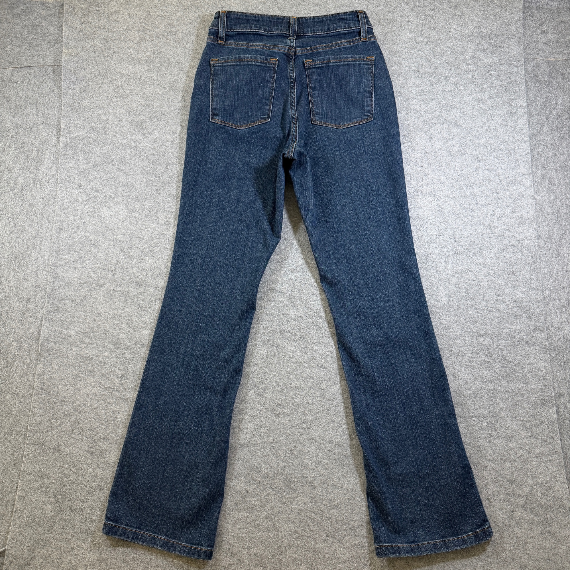L.L.Bean Classic Fit Jeans Womens 2 Reg Dark Blue Denim Five Pocket Stretch thumbnail 2
