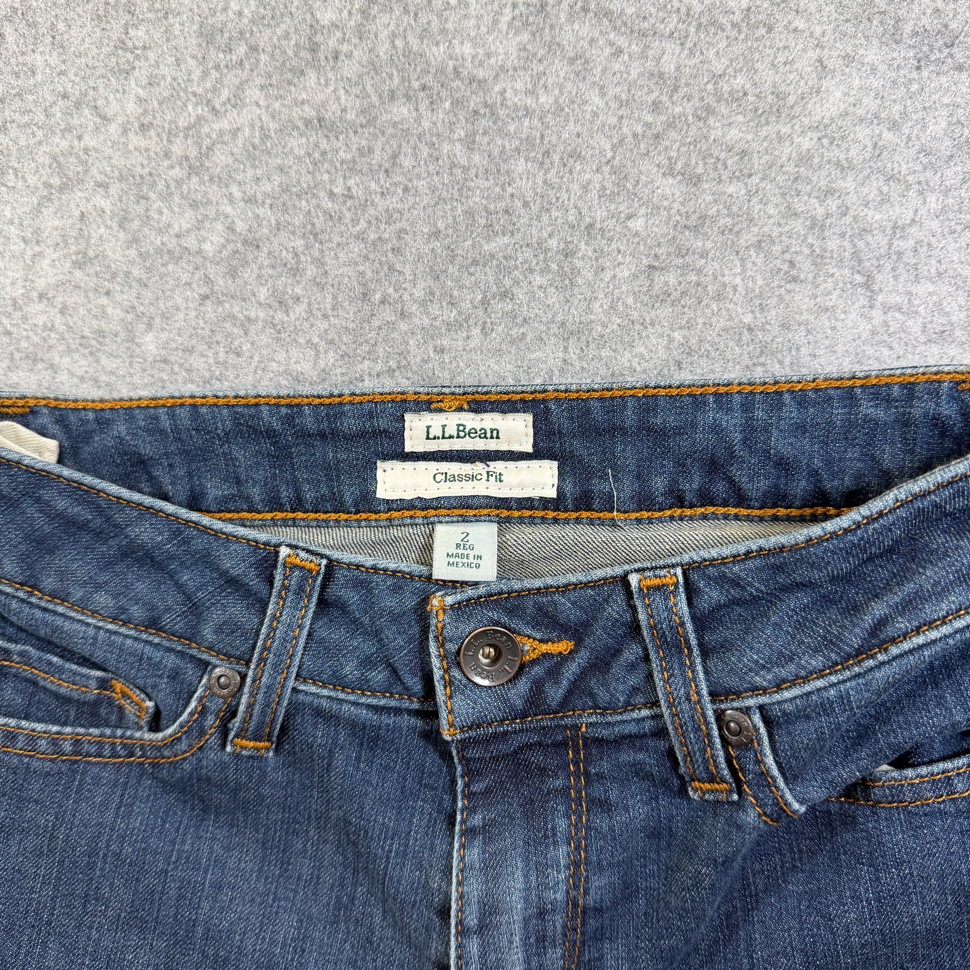 L.L.Bean Classic Fit Jeans Womens 2 Reg Dark Blue Denim Five Pocket Stretch thumbnail 3