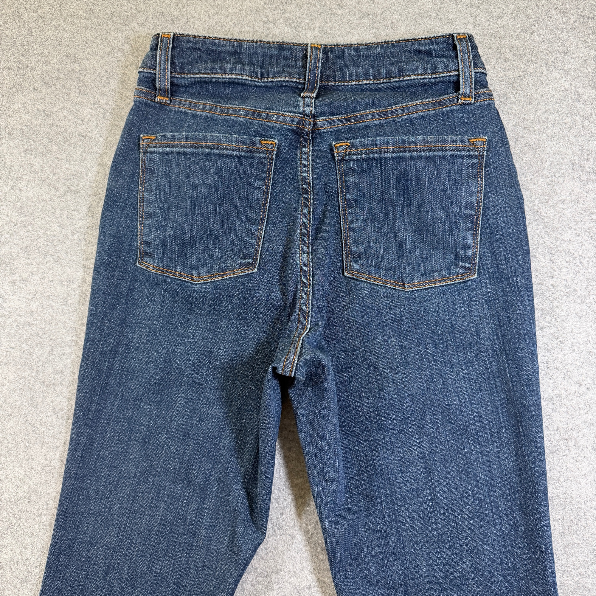 L.L.Bean Classic Fit Jeans Womens 2 Reg Dark Blue Denim Five Pocket Stretch thumbnail 4