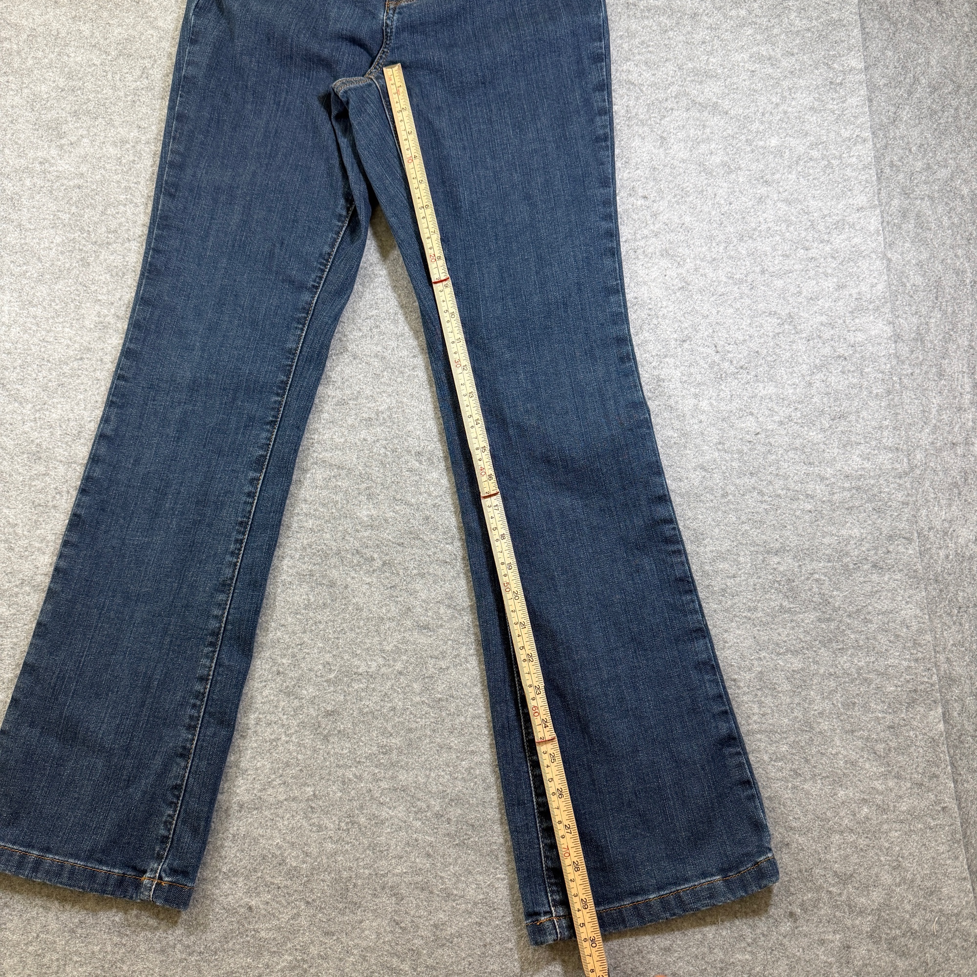 L.L.Bean Classic Fit Jeans Womens 2 Reg Dark Blue Denim Five Pocket Stretch thumbnail 7