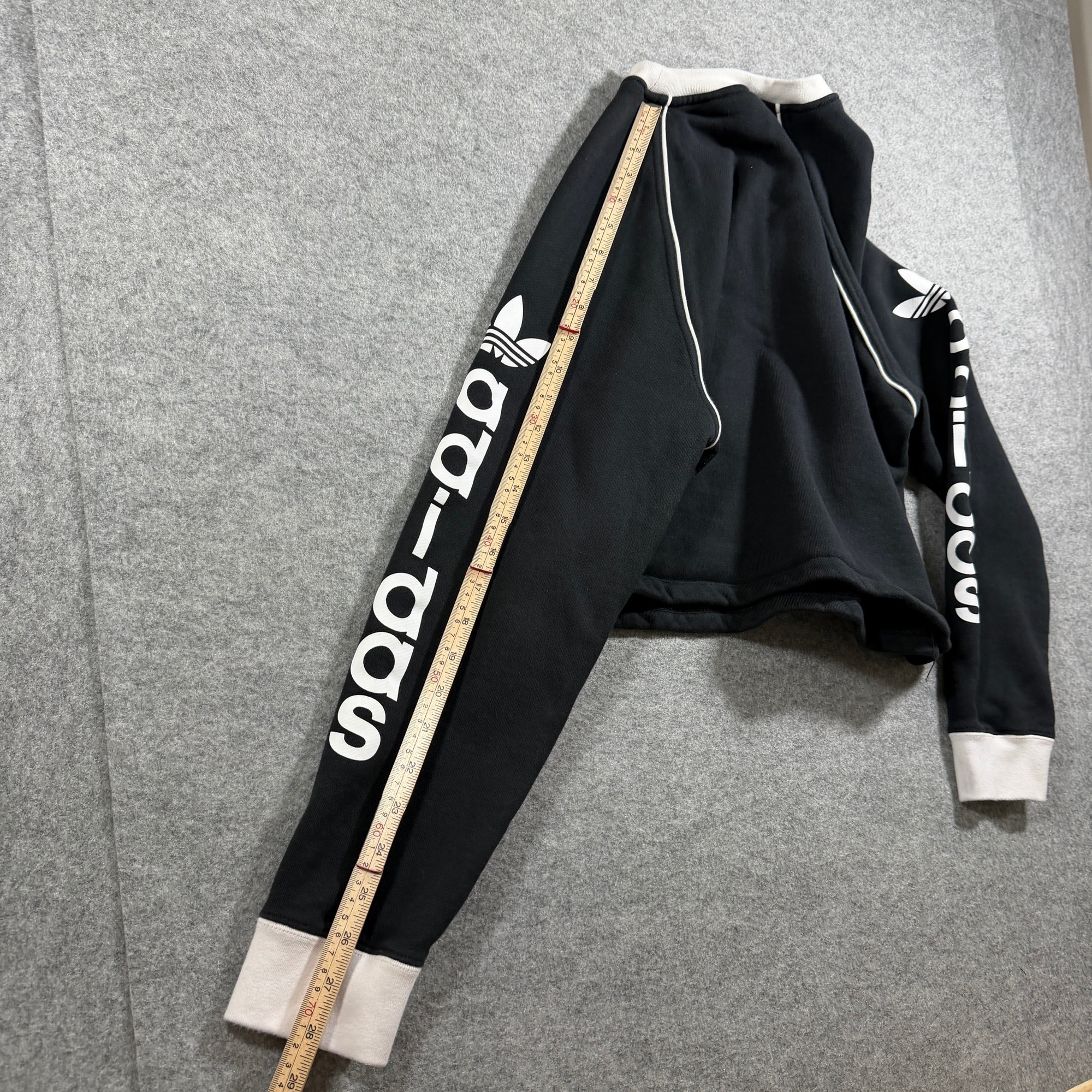 Adidas Cropped Sweatshirt Womens M Black Trefoil Logo Raglan Cotton Spellout thumbnail 8