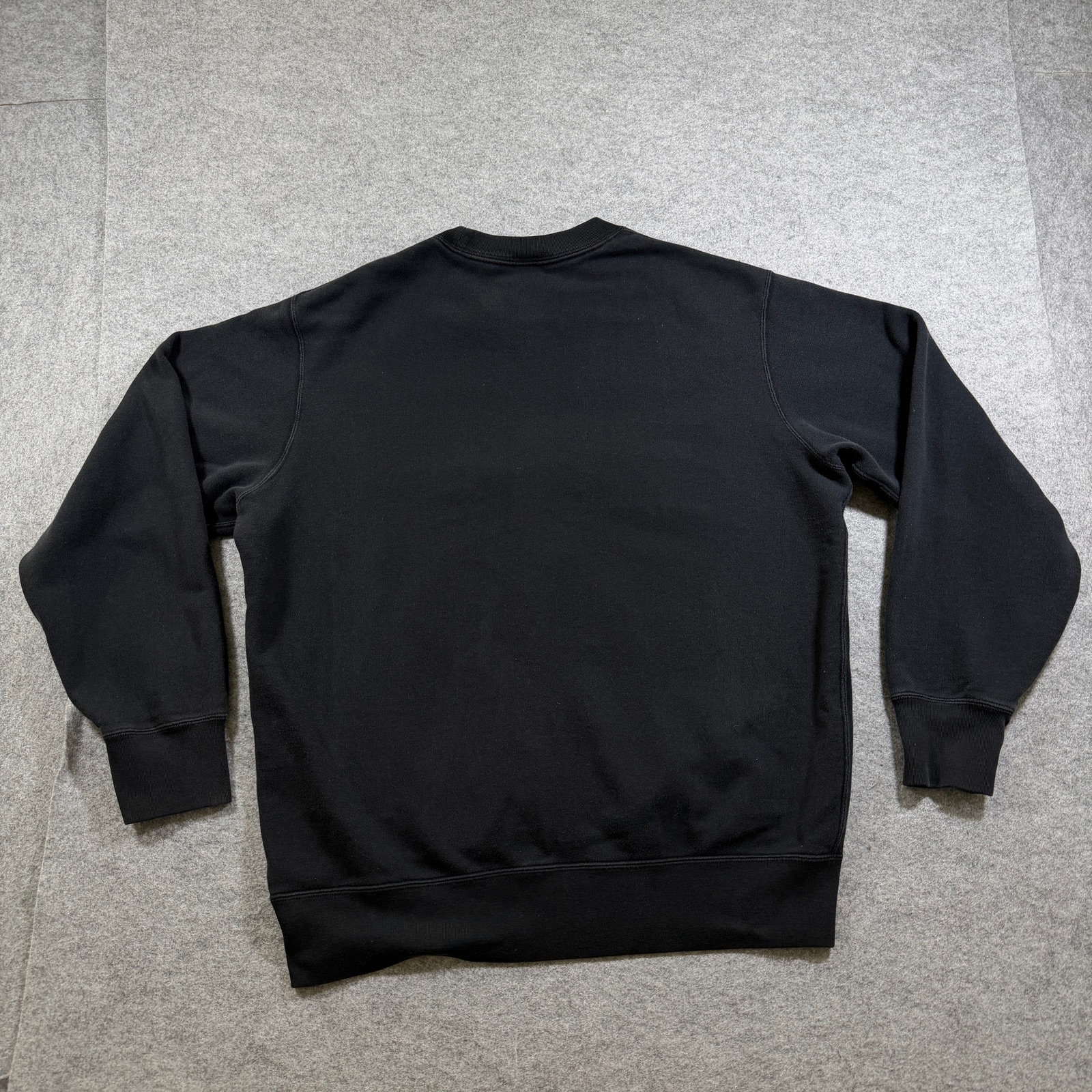UNIQLO UT Peanuts Snoopy Sweatshirt Mens M Black Graphic Crewneck Cotton Casual thumbnail 2