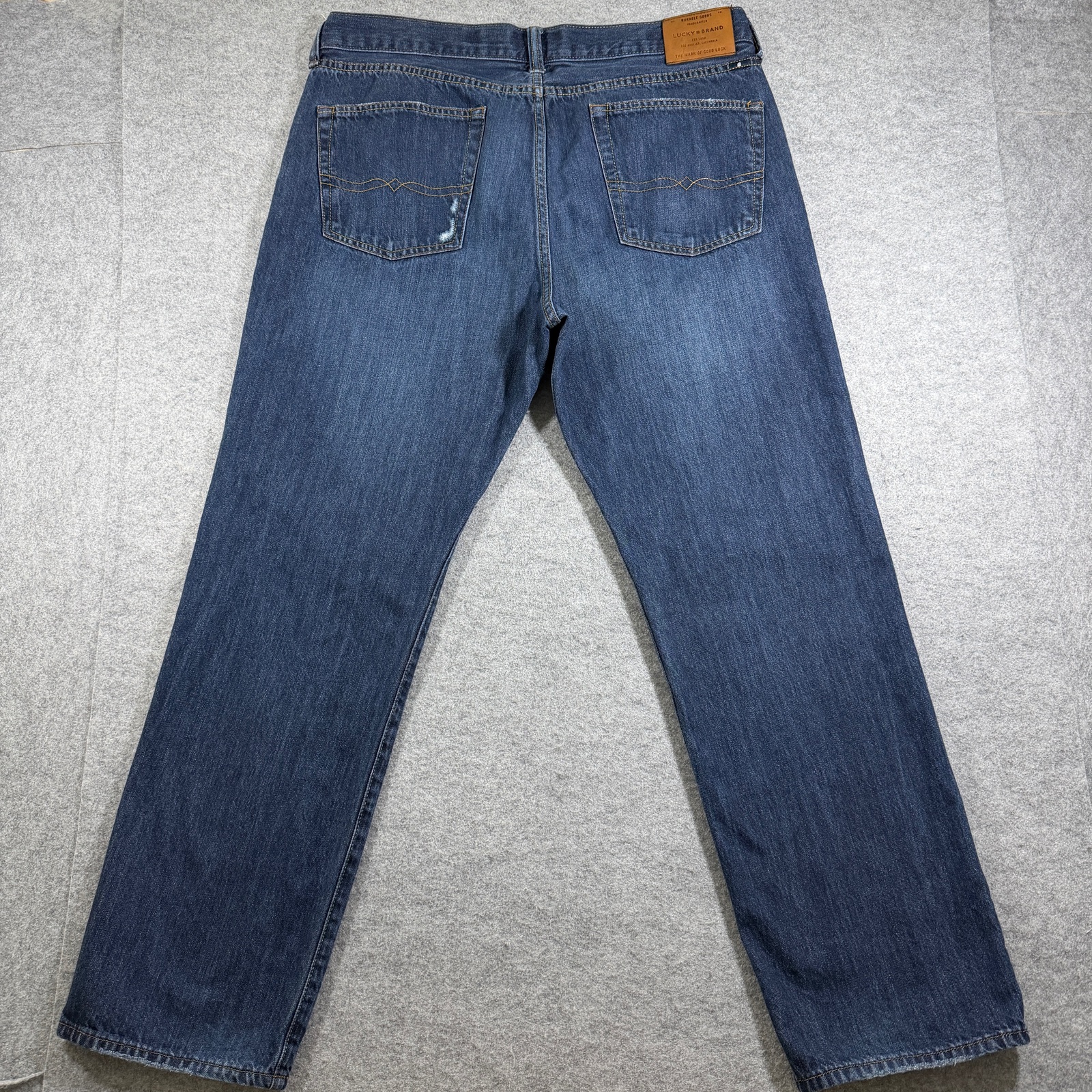 Lucky Brand 363 Straight Jeans Mens 38/32 Dark Blue Denim Distressed Ripped Knee thumbnail 2