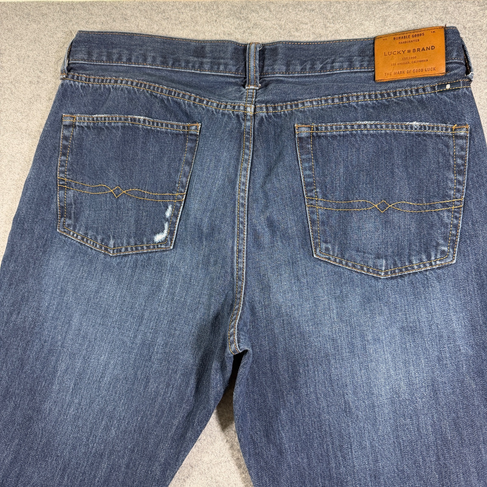 Lucky Brand 363 Straight Jeans Mens 38/32 Dark Blue Denim Distressed Ripped Knee thumbnail 3