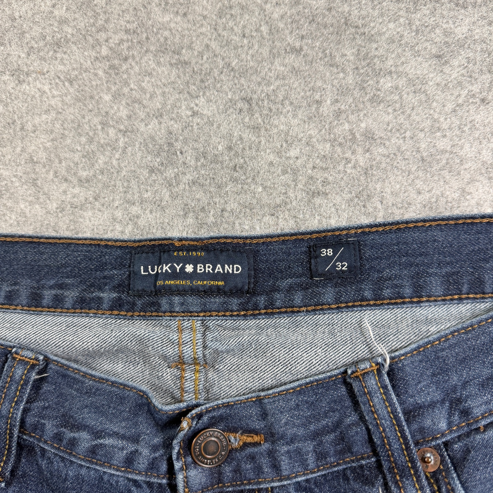 Lucky Brand 363 Straight Jeans Mens 38/32 Dark Blue Denim Distressed Ripped Knee thumbnail 4