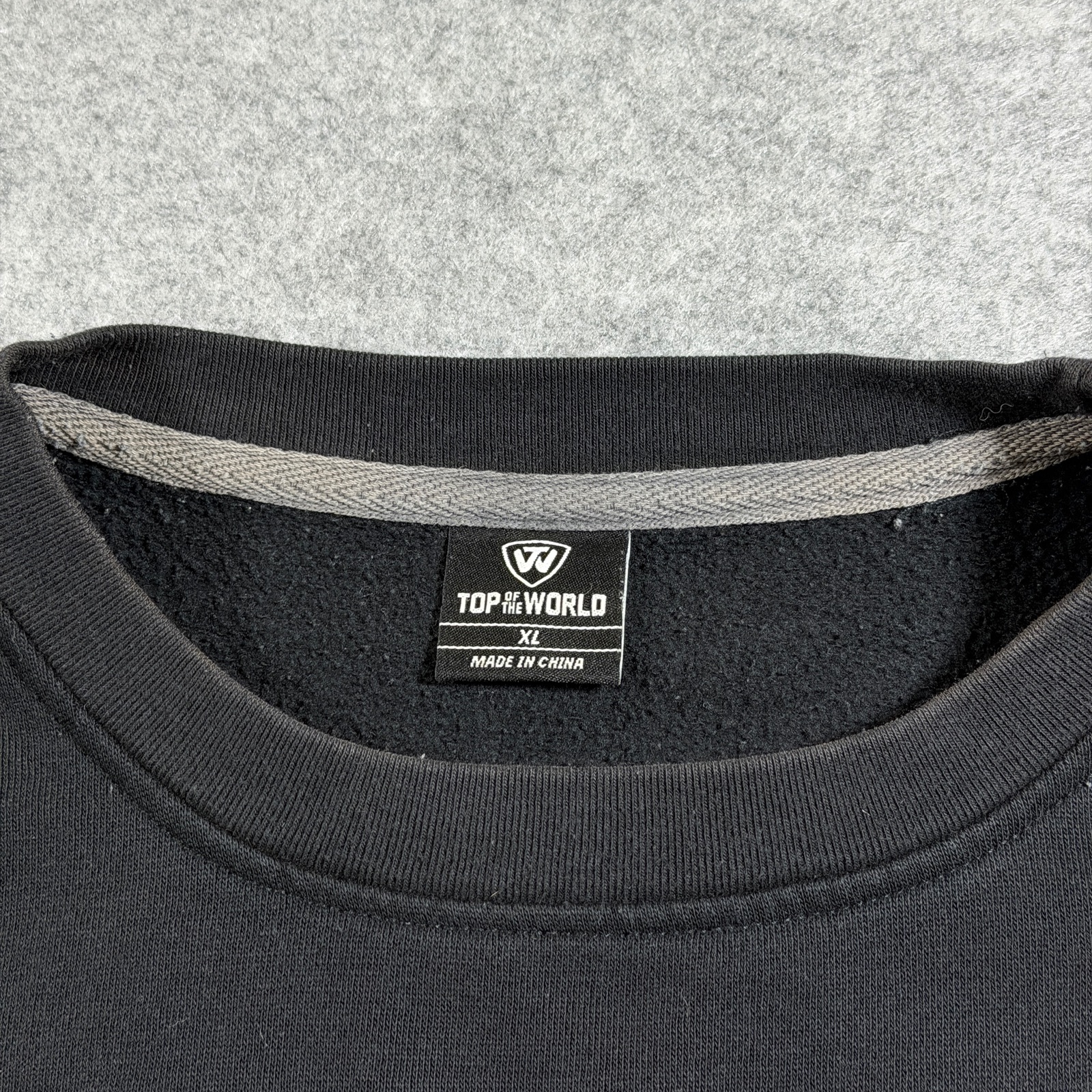 Vanderbilt Commodores Sweatshirt Mens XL Black Anchors Down NCAA Crewneck Fleece thumbnail 5