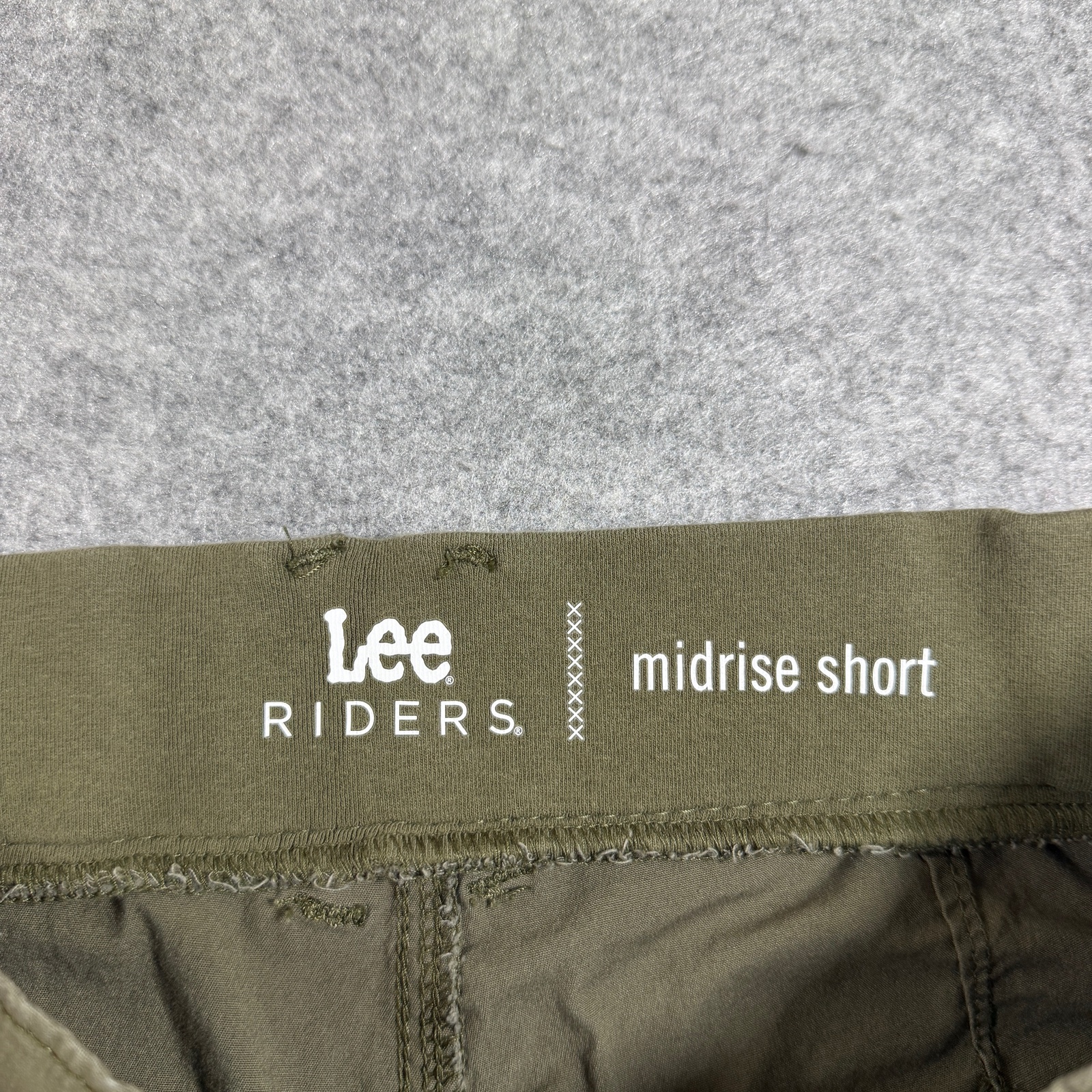 Lee Riders Shorts Womens 12 Olive Green Midrise Cotton Stretch Patch Pockets thumbnail 3